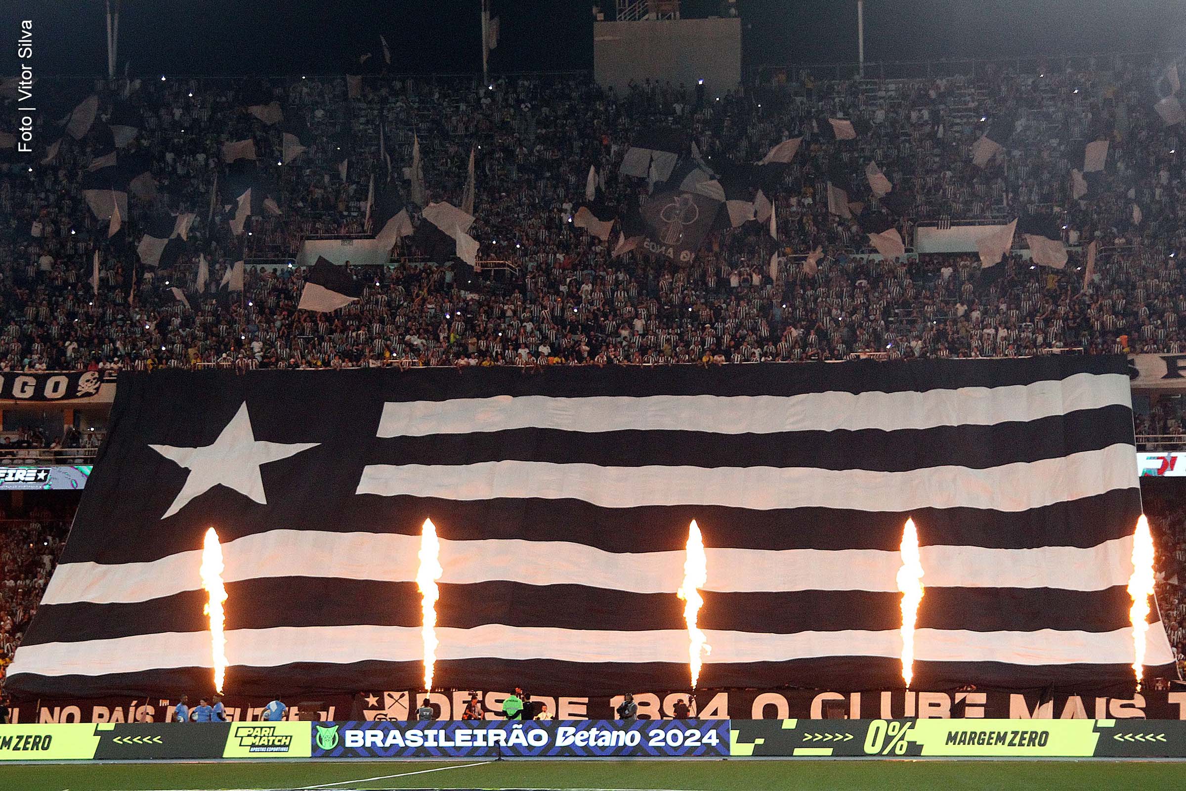 O Botafogo se tornou o nono clube a conquistar o Campeonato Brasileiro na era dos pontos corridos, ao vencer o São Paulo por 2 a 1 no estádio Nilton Santos, no Rio de Janeiro. Com este título, o Alvinegro carioca entra para a história da competição.
