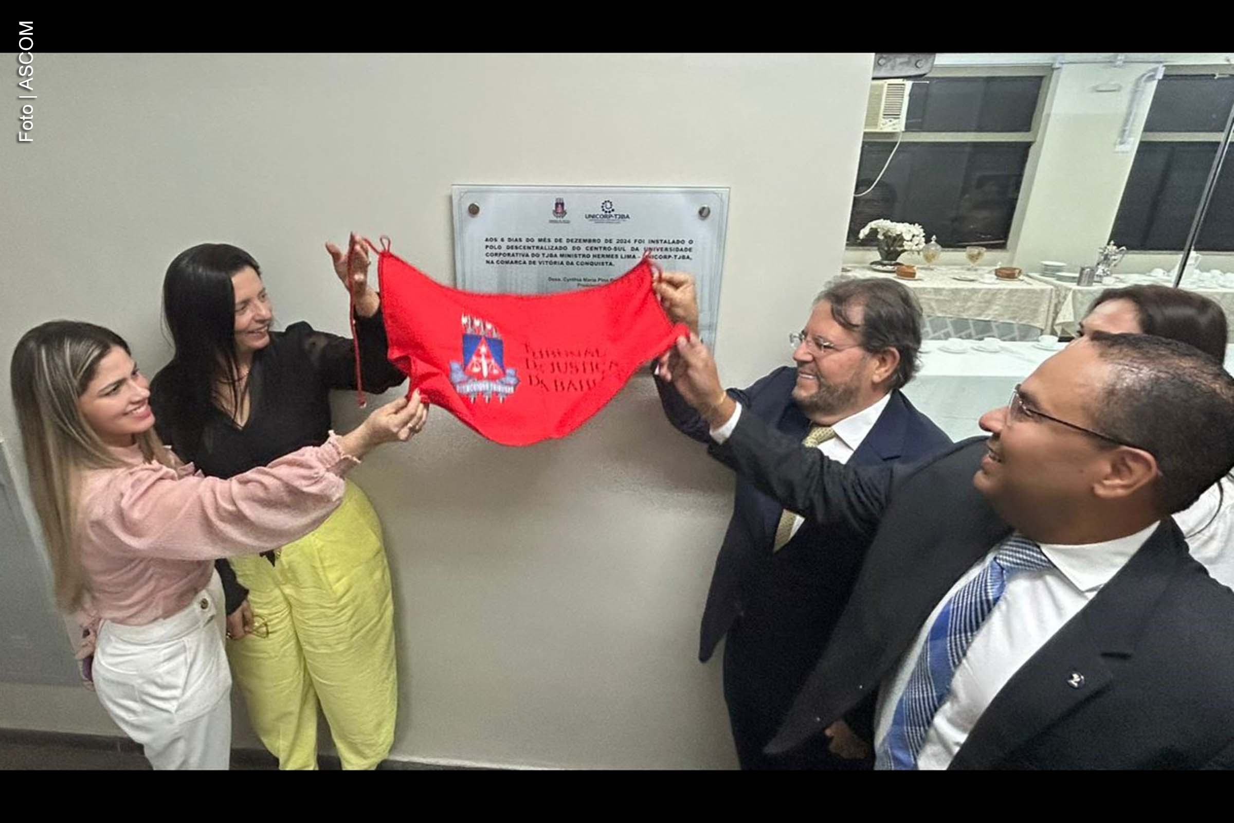 A Unicorp-TJBA inaugurou, na sexta-feira (6), o Polo Centro-Sul em Vitória da Conquista, unidade que atenderá 35 comarcas da região. O polo oferecerá cursos e seminários presenciais voltados a magistrados, servidores e à comunidade jurídica. A inauguração contou com a presença de autoridades do setor jurídico e acadêmico.