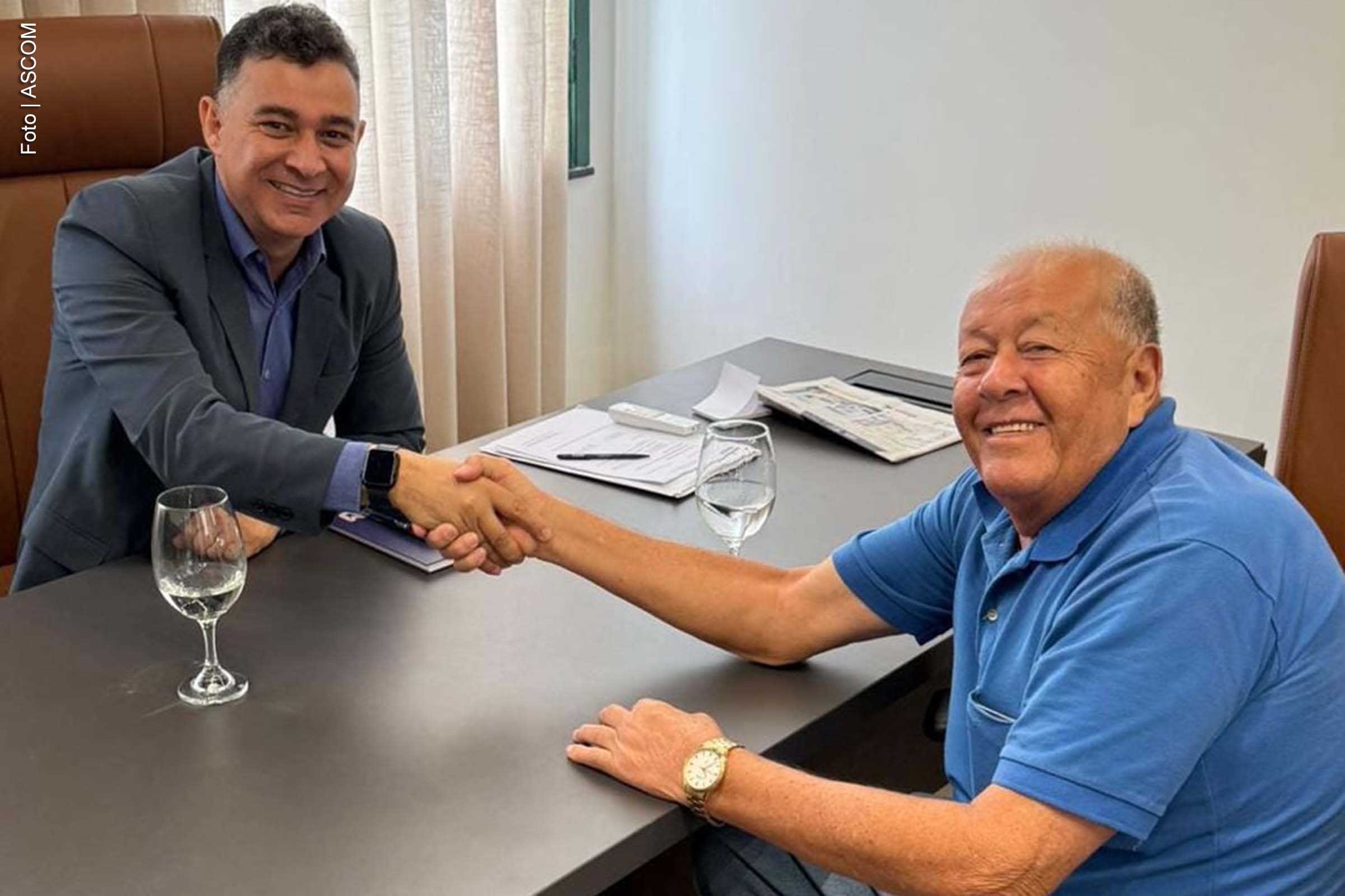 Antônio Carlos Passos Ataíde, conhecido como Carlito do Peixe, foi anunciado como o novo ouvidor da Câmara Municipal de Feira de Santana. A nomeação será oficializada nas próximas edições do Diário Oficial Eletrônico. Ex-presidente da Casa Legislativa, Carlito do Peixe ocupará a função de ouvidor após uma trajetória política marcada por sete mandatos como vereador.