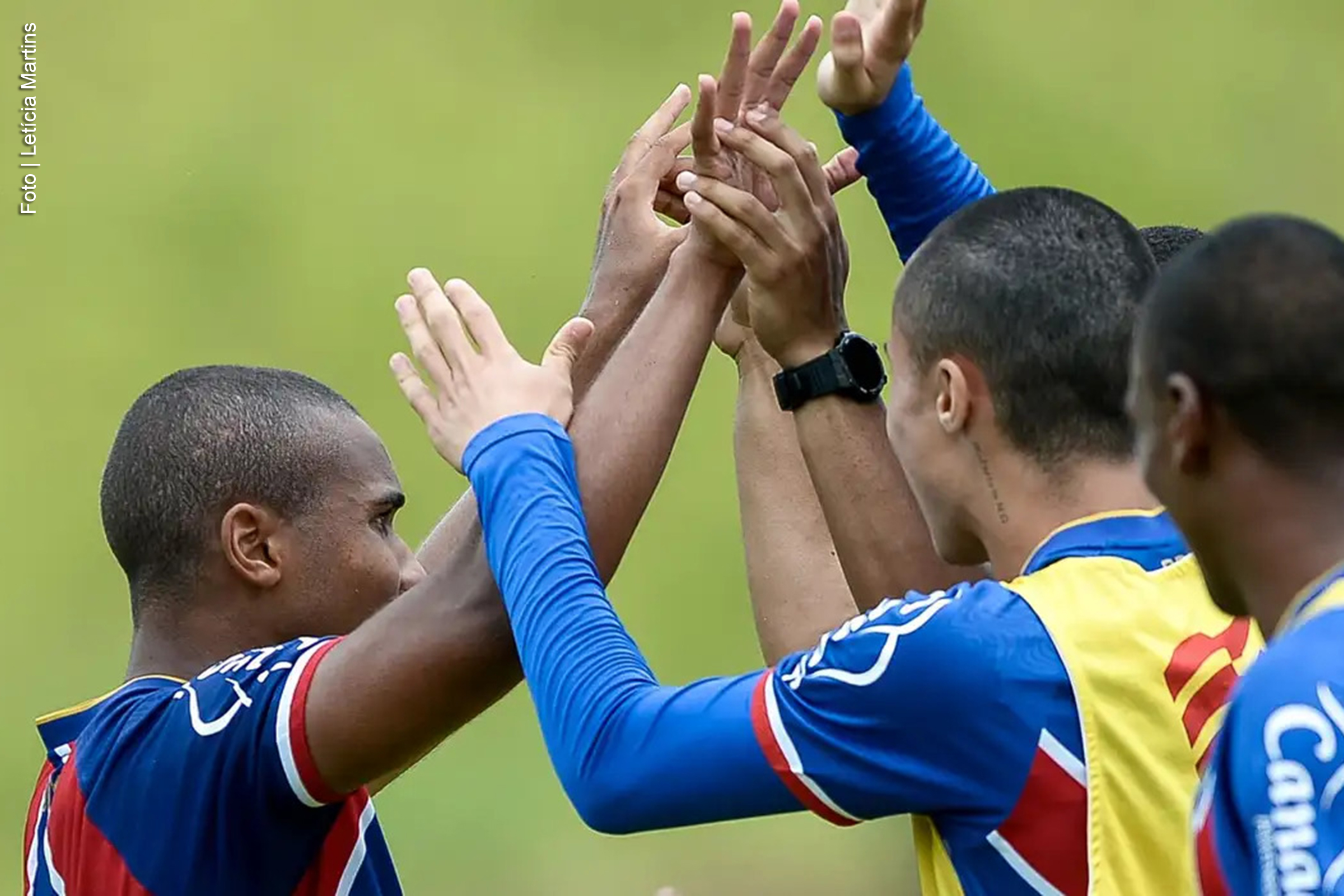 Quatro equipes garantiram vaga na terceira fase da Copa São Paulo de Futebol Júnior neste domingo (12). Destaque para o Bahia, que segue na competição com sua equipe sub-17, e para o Guarani, que venceu o Bandeirante. A Ferroviária eliminou o Vitória nos pênaltis, enquanto o Água Santa superou o Linense de virada.