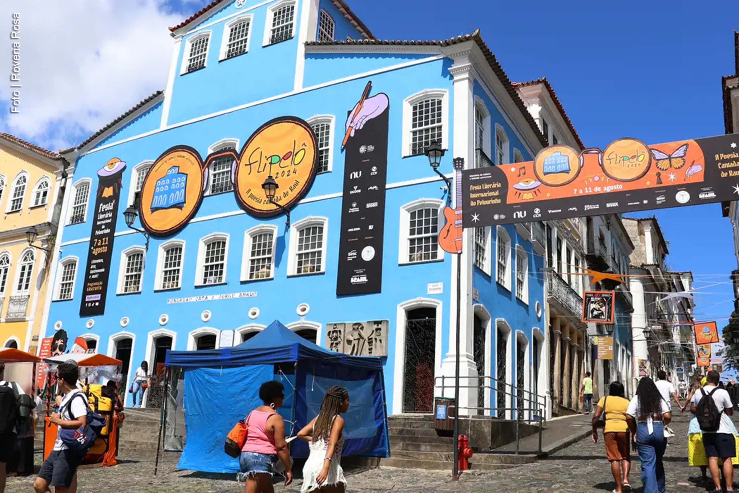 A Festa Literária Internacional do Pelourinho (Flipelô), maior evento literário da Bahia, será realizada de 6 a 10 de agosto no Centro Histórico de Salvador. Desde 2017, a Flipelô celebra a memória de Jorge Amado e promove a literatura, a cultura e a arte baiana. O homenageado da edição será anunciado no próximo mês.