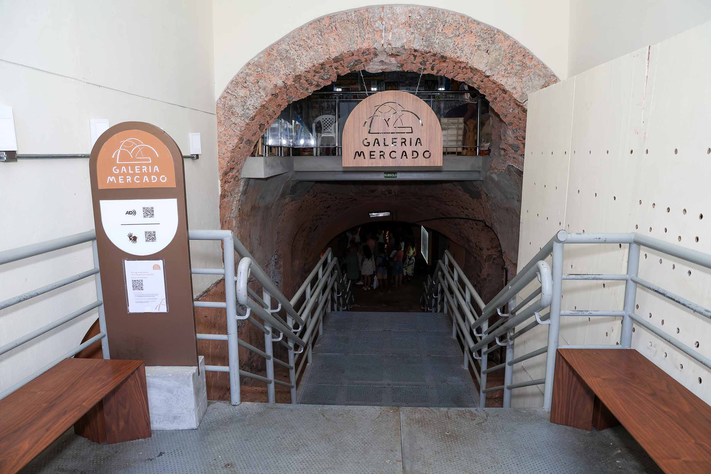 A Galeria Mercado, localizada no subsolo restaurado do Mercado Modelo de Salvador, celebra um ano de atividades com entrada gratuita e programação especial.