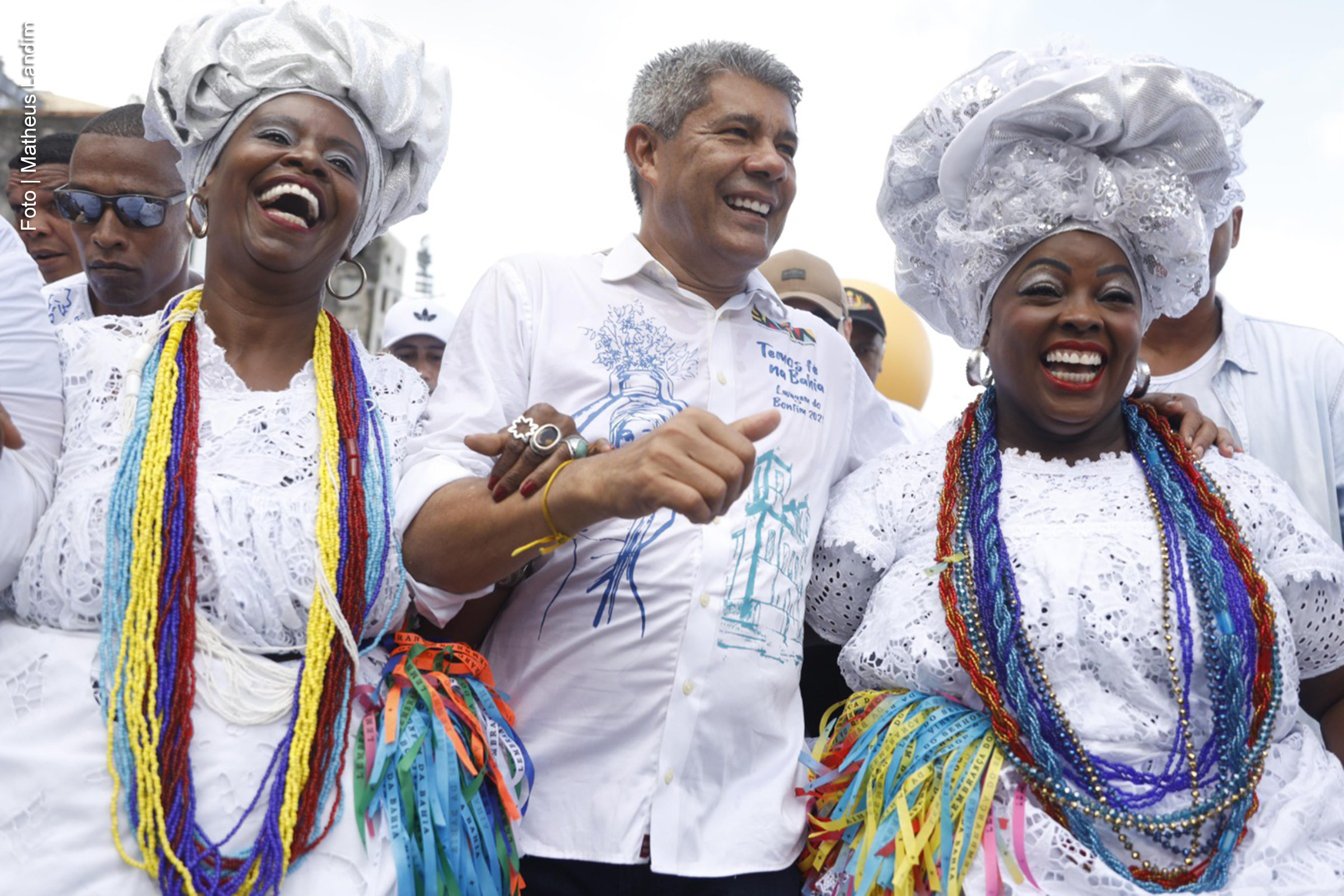 O governador da Bahia, Jerônimo Rodrigues, participou nesta quinta-feira (16) do cortejo da Lavagem do Bonfim, que reúne milhares de fiéis em Salvador. Acompanhado de autoridades, ele destacou ações voltadas à segurança, sustentabilidade e valorização cultural durante o evento, que é uma das maiores celebrações religiosas do estado.