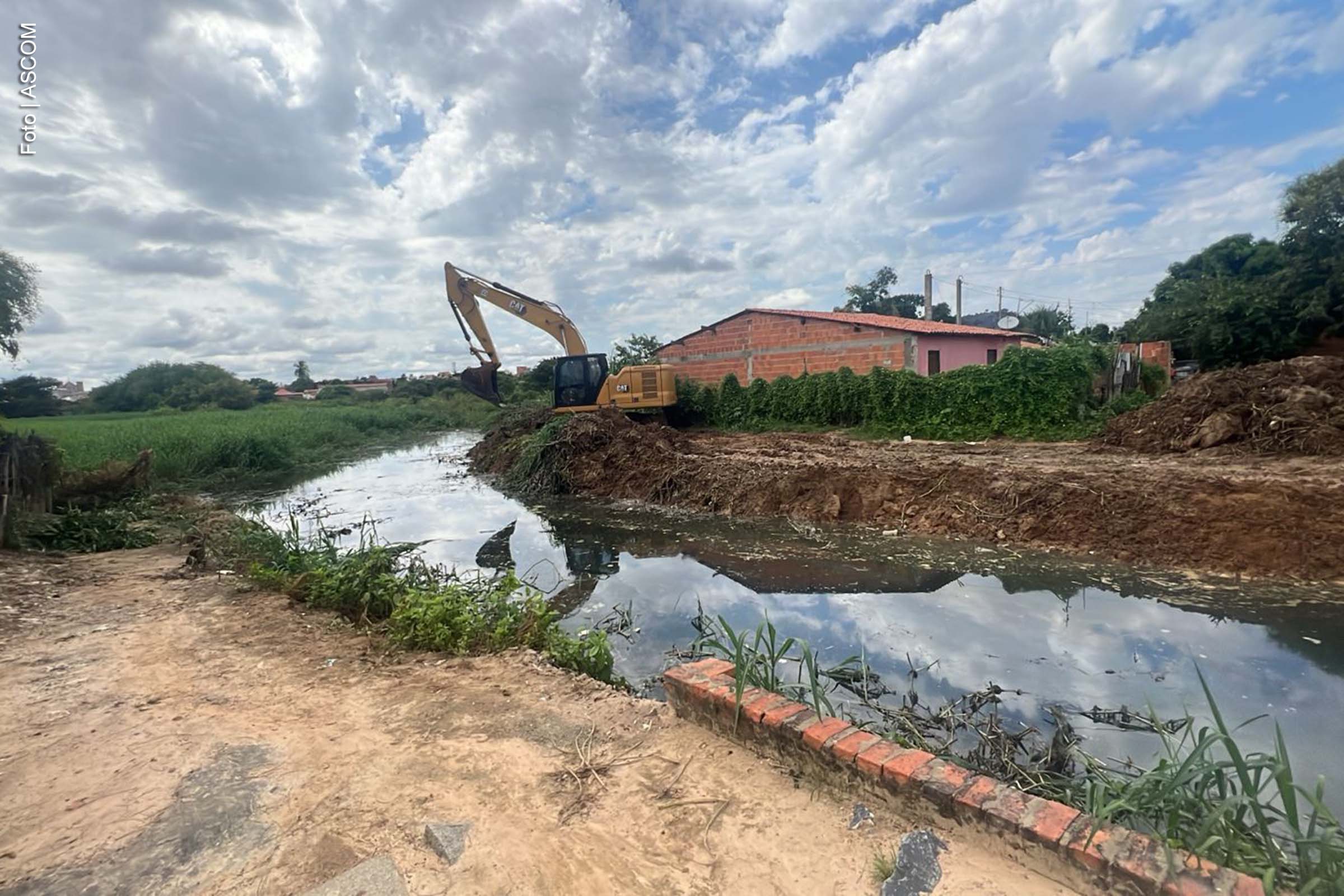 Governo Jerônimo instala base dos Bombeiros, realiza limpeza de lagoa e intensifica suporte em Bom Jesus da Lapa