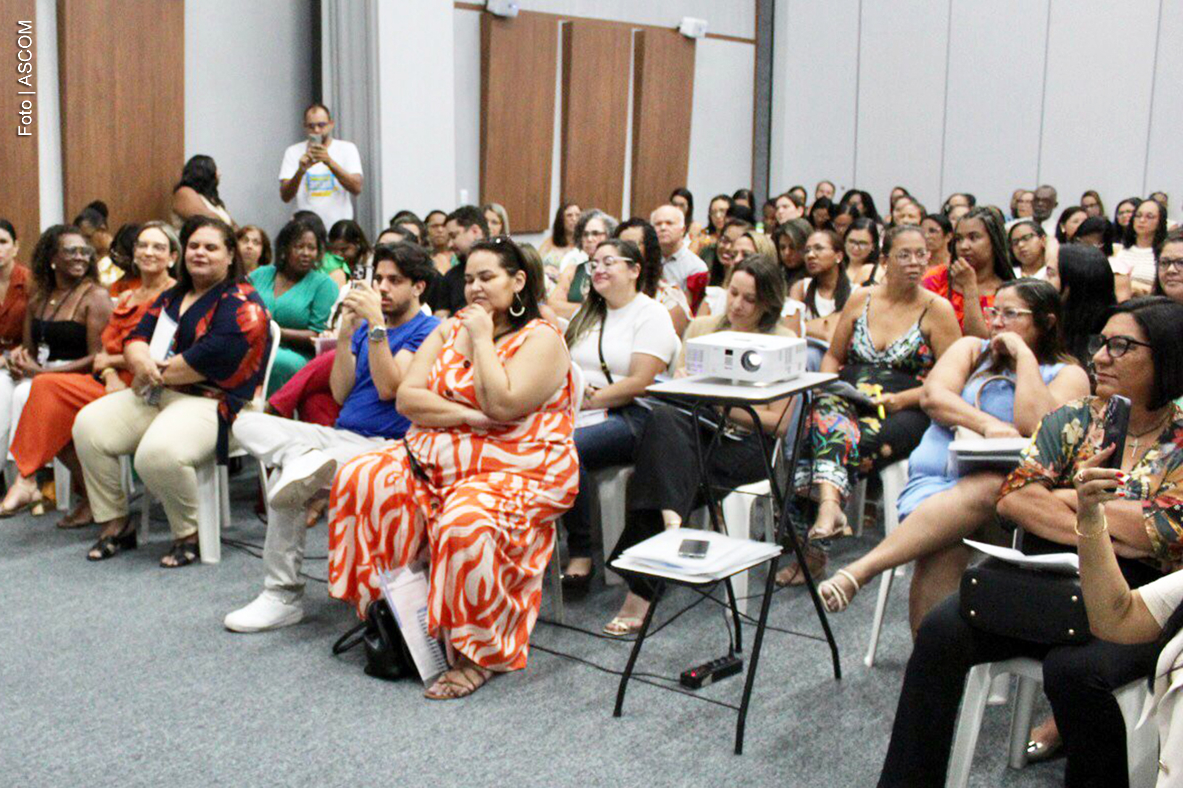 A Secretaria Municipal de Educação de Feira de Santana promove, entre 3 e 5 de fevereiro, a Jornada Pedagógica 2025. O evento marca o retorno das atividades na rede municipal e a preparação para o ano letivo, que se inicia em 6 de fevereiro. A abertura reunirá mais de três mil professores no Cajueiro Convenções.