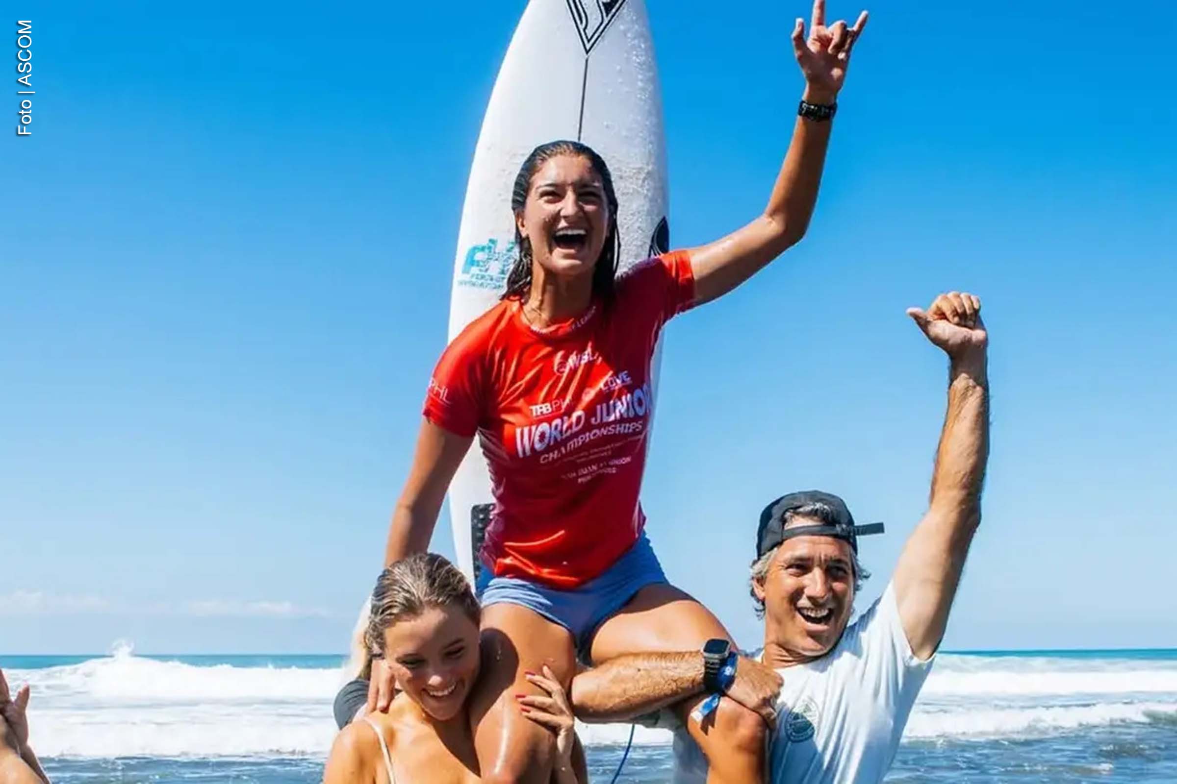 A brasileira Luana Silva conquistou o título do Campeonato Mundial de Surfe Júnior (Sub-20) neste sábado (18), após uma disputa intensa contra a japonesa Kana Nakashio, na etapa de San Juan, Filipinas, da Liga Mundial de Surfe (WSL). A surfista brasileira garantiu a vitória ao obter a maior nota na última onda, no último segundo da bateria. Este é o décimo título mundial júnior do Brasil e o primeiro conquistado por uma mulher.
