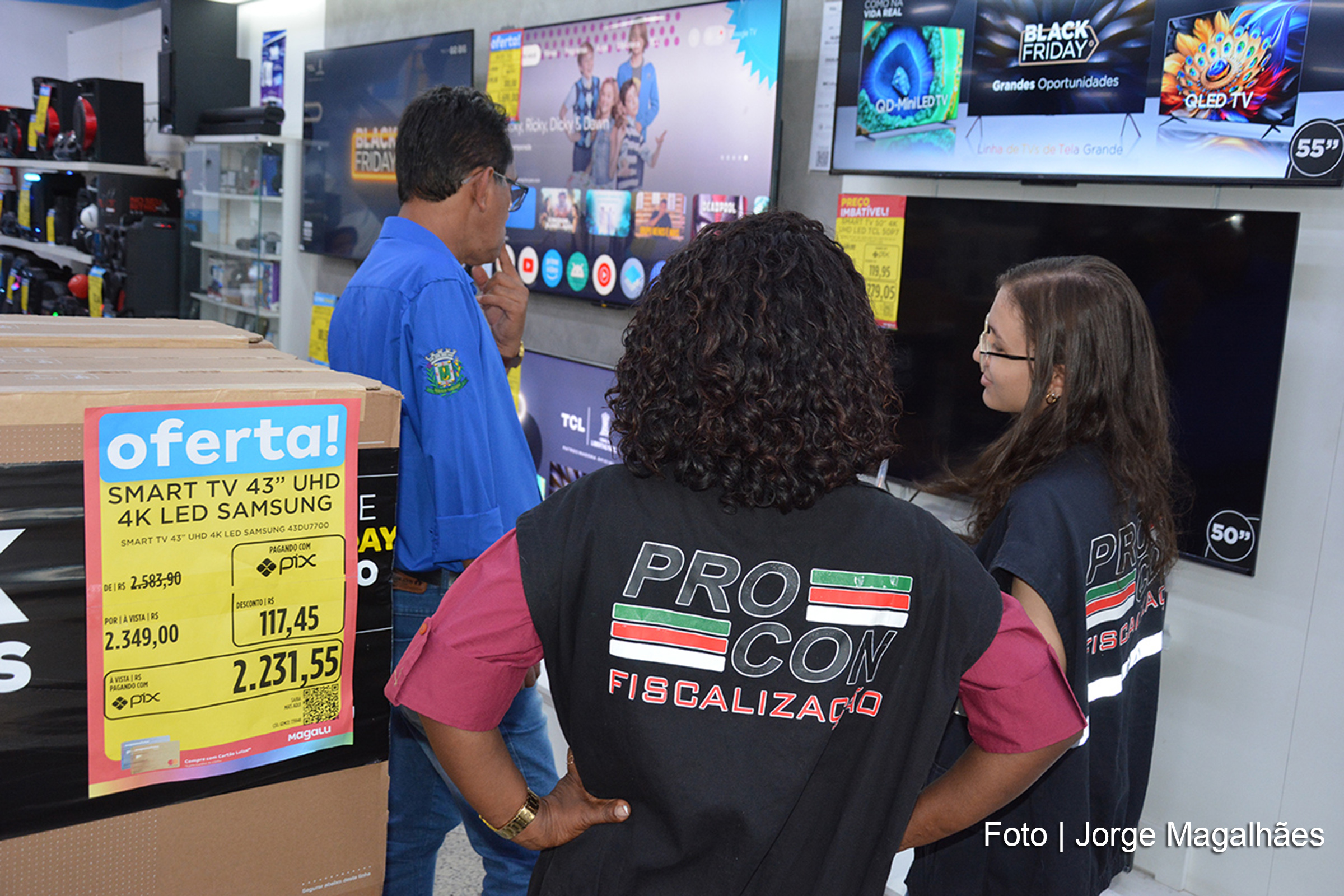 Procon de Feira de Santana realiza fiscalização em supermercados para garantir cumprimento das normas de consumo