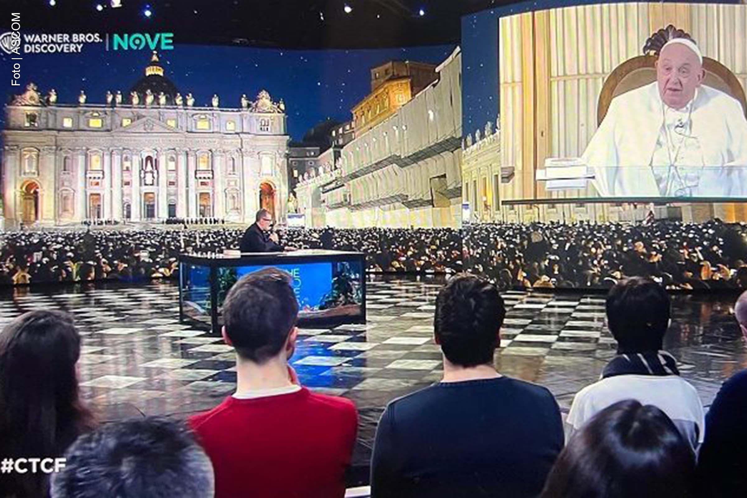 O Papa Francisco anunciou, em entrevista ao jornalista Fabio Fazio, a nomeação da irmã Raffaella Petrini como nova presidente do Governatorato do Vaticano, cargo que assumirá em março, após a aposentadoria do cardeal Fernando Vergéz Alzaga. A decisão reflete a crescente presença feminina em funções de liderança dentro da Igreja, que também inclui a recente nomeação de outra mulher, irmã Simona Brambilla, para a liderança do Dicastério para a Vida Consagrada. A entrevista abordou ainda temas como imigração, a paz no Oriente Médio e os desafios sociais globais.