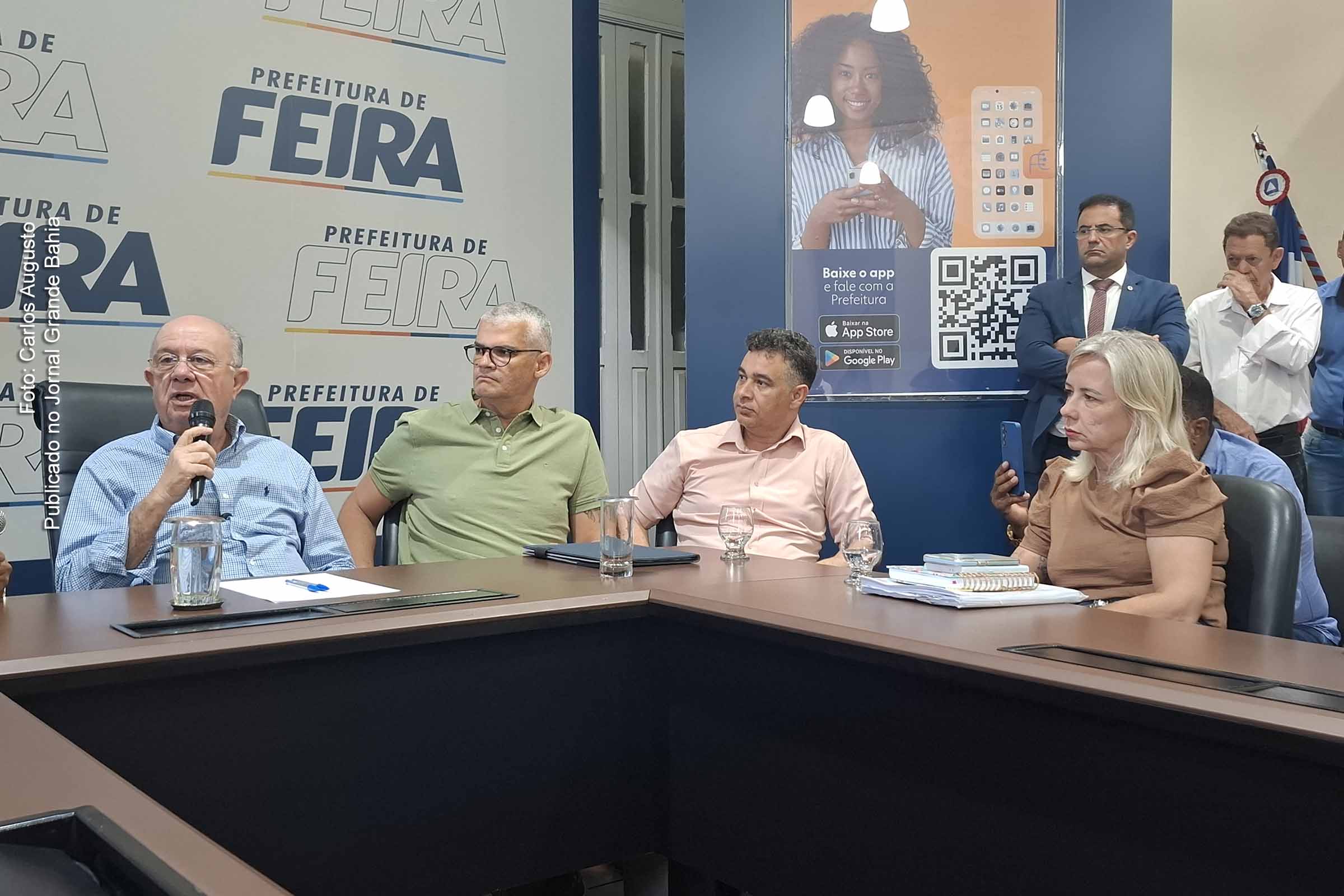 Prefeito José Ronaldo de Carvalho oficializa mudanças administrativas em diversas secretarias e órgãos municipais de Feira de Santana.