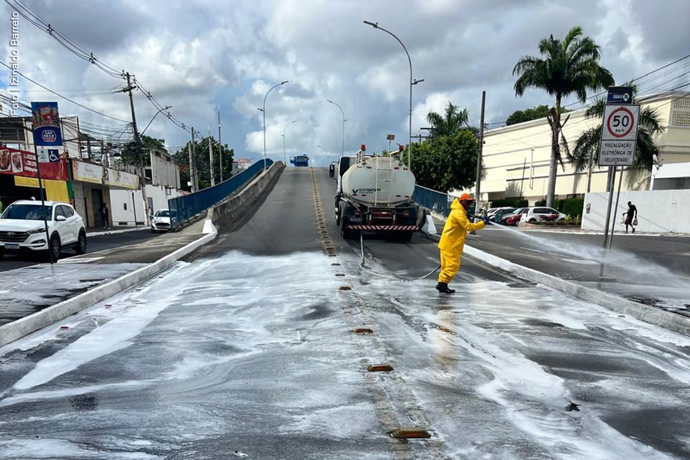 SESP realiza limpeza e manutenção em viadutos e túneis de Feira de Santana