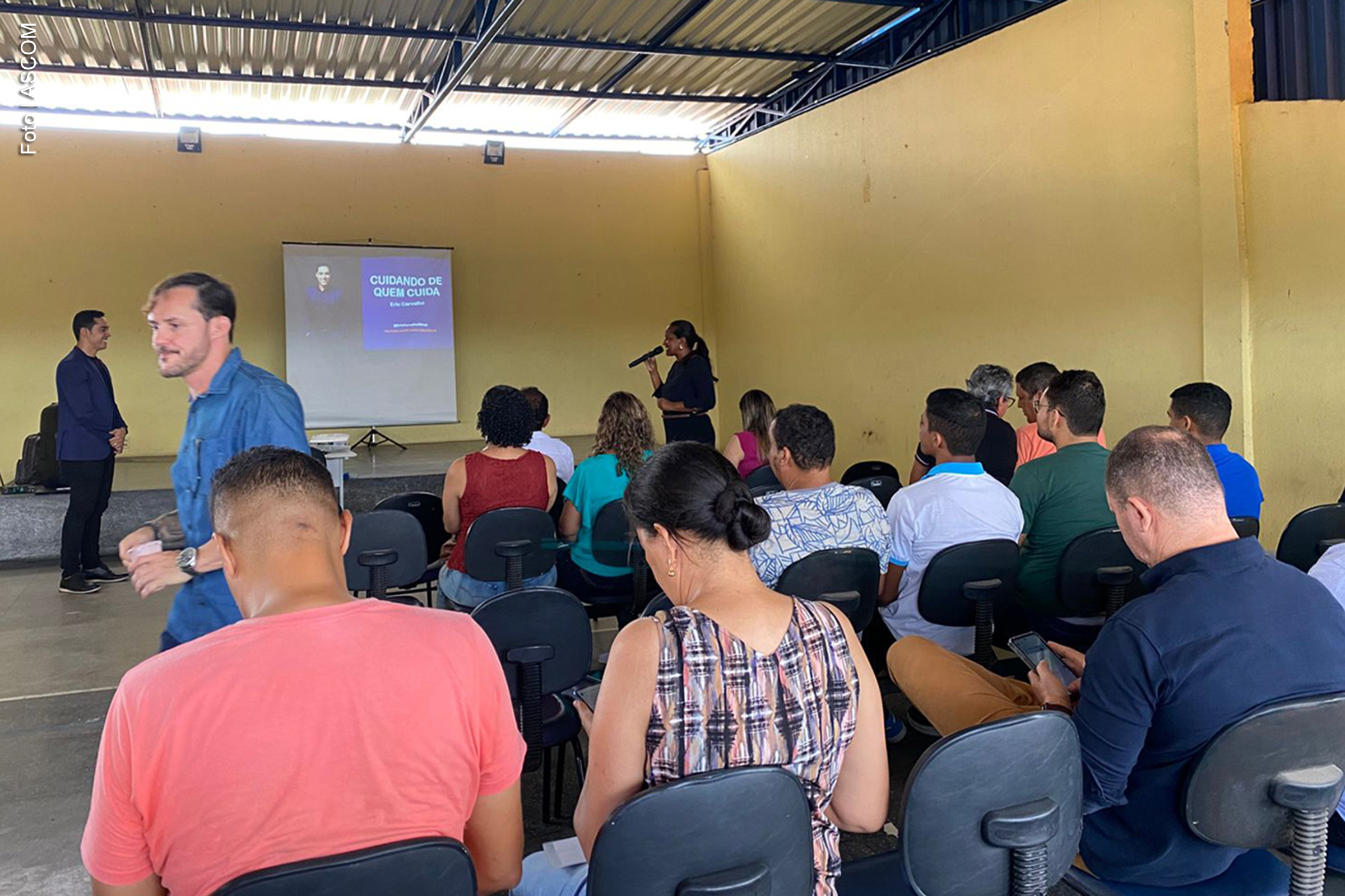 Profissionais da SEMMAM de Feira de Santana participam de palestra sobre saúde mental no trabalho