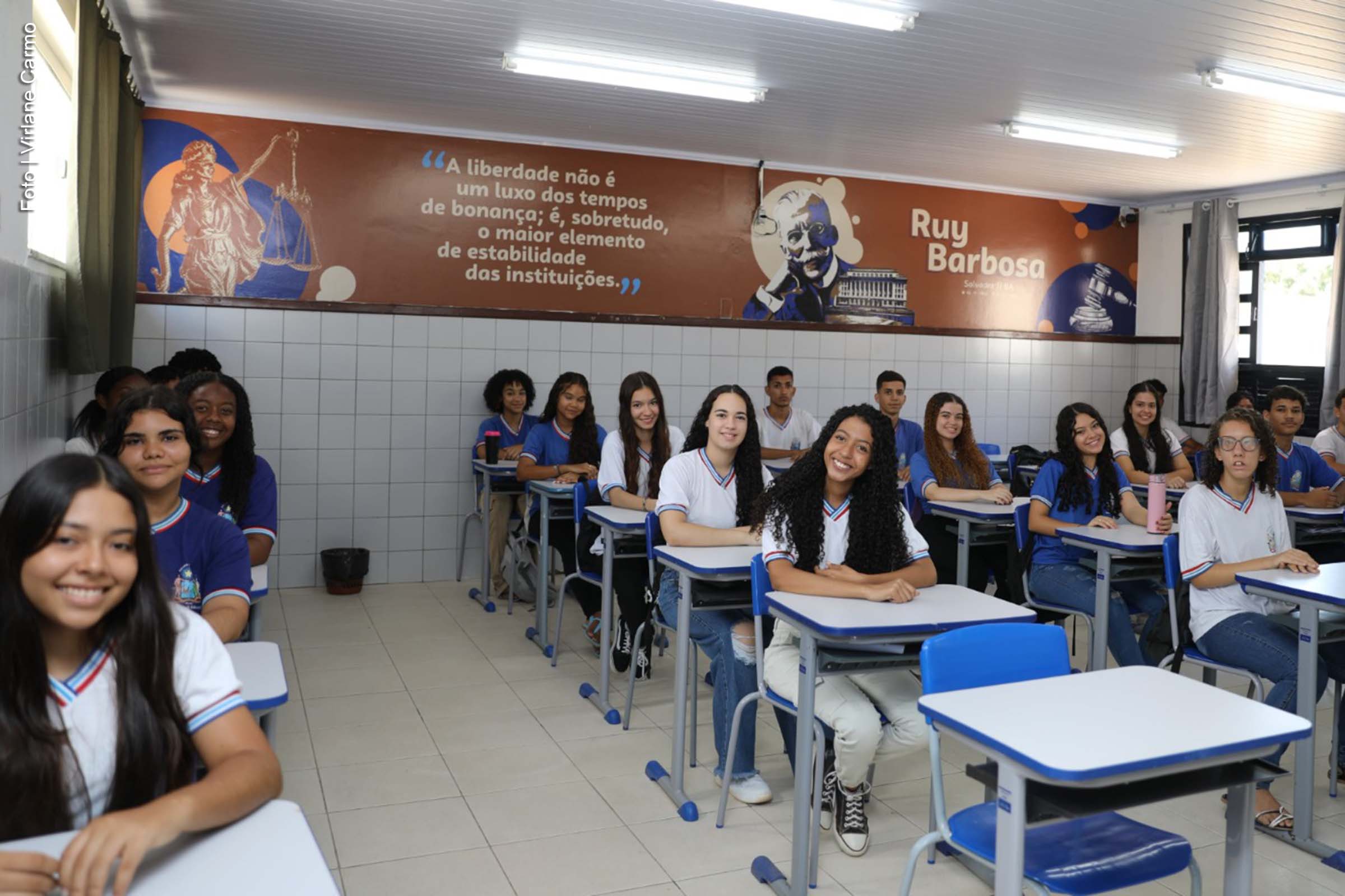 No Dia Internacional da Educação, a Bahia reforçou seu compromisso com a promoção de um ensino público transformador. A gestão estadual destaca os investimentos em infraestrutura, programas de inclusão e permanência estudantil, além da valorização dos educadores. A melhoria nos índices educacionais, a construção de novas escolas e os programas de apoio têm sido fundamentais para reduzir a evasão escolar e ampliar as oportunidades de aprendizado.