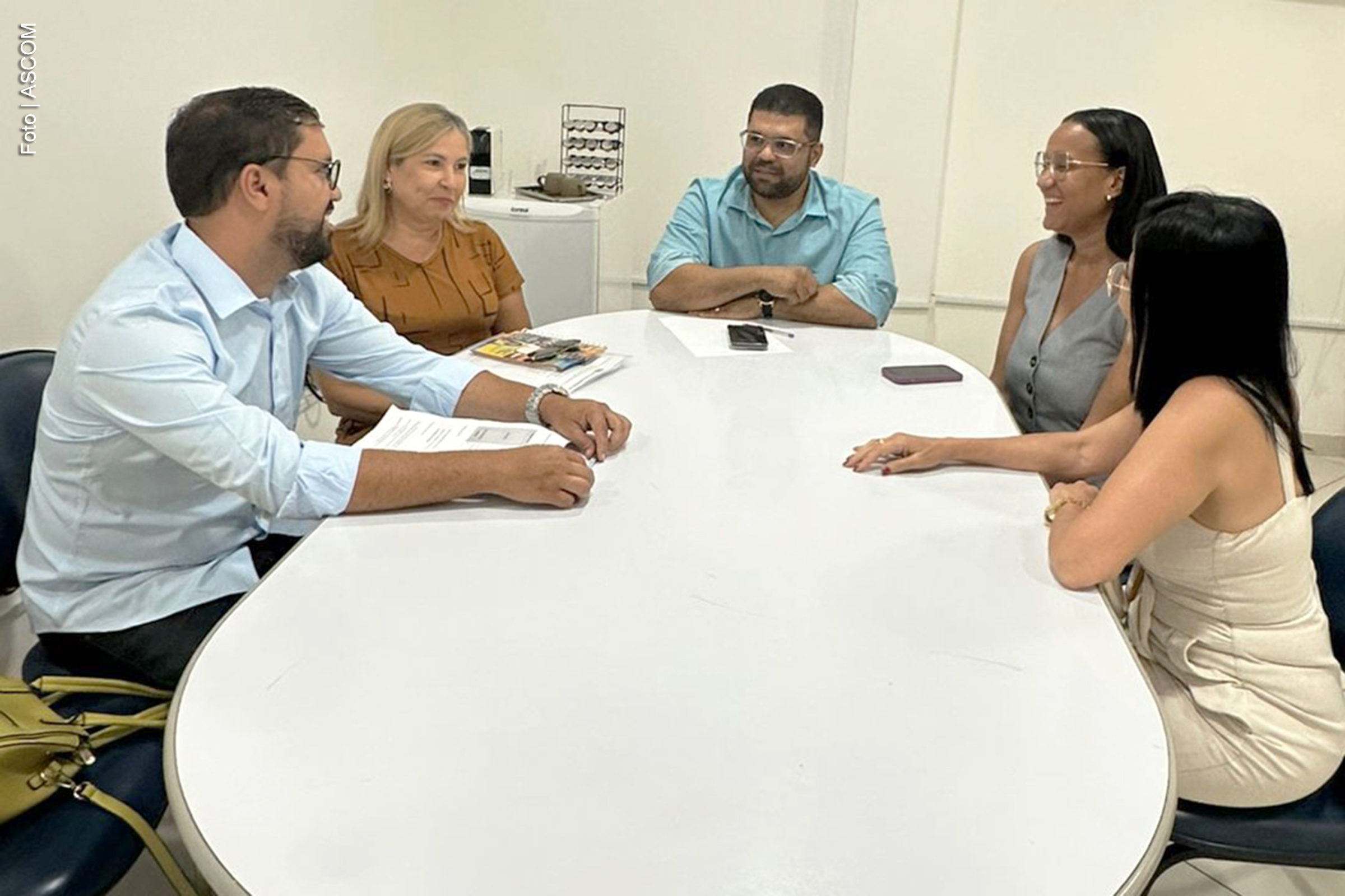 Secretarias de Saúde e Desenvolvimento Social de Feira de Santana ampliam atendimento terapêutico para autistas