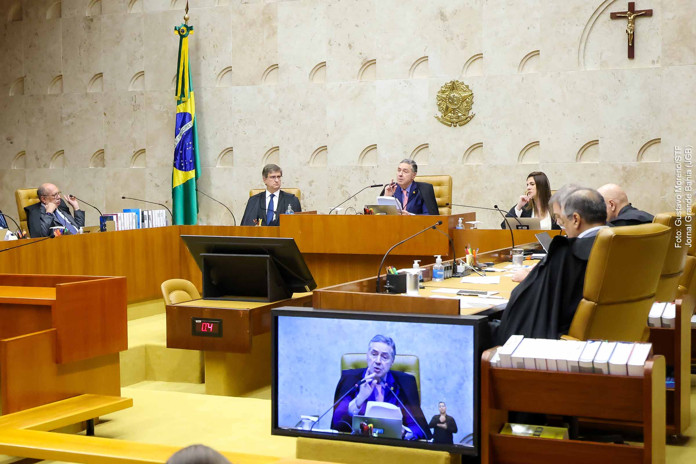 Sessão plenária do STF presidida pelo ministro Roberto Barroso.