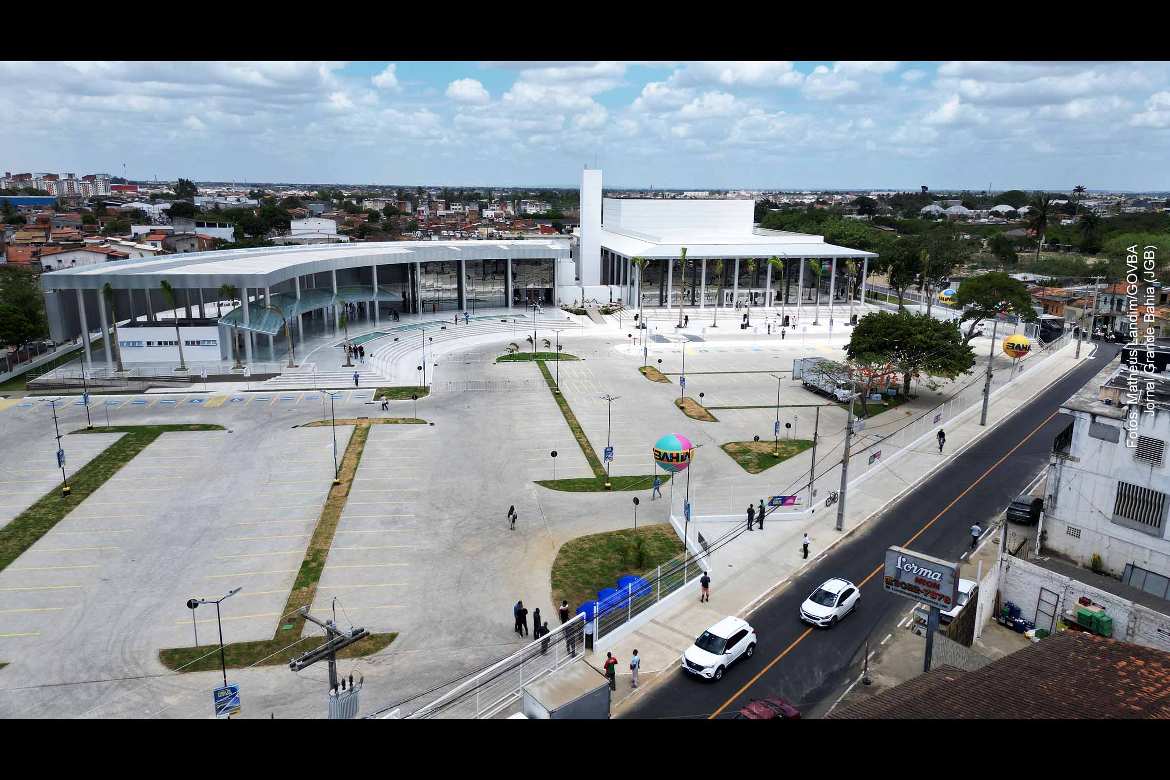 Teatro e Centro de Convenções de Feira de Santana.