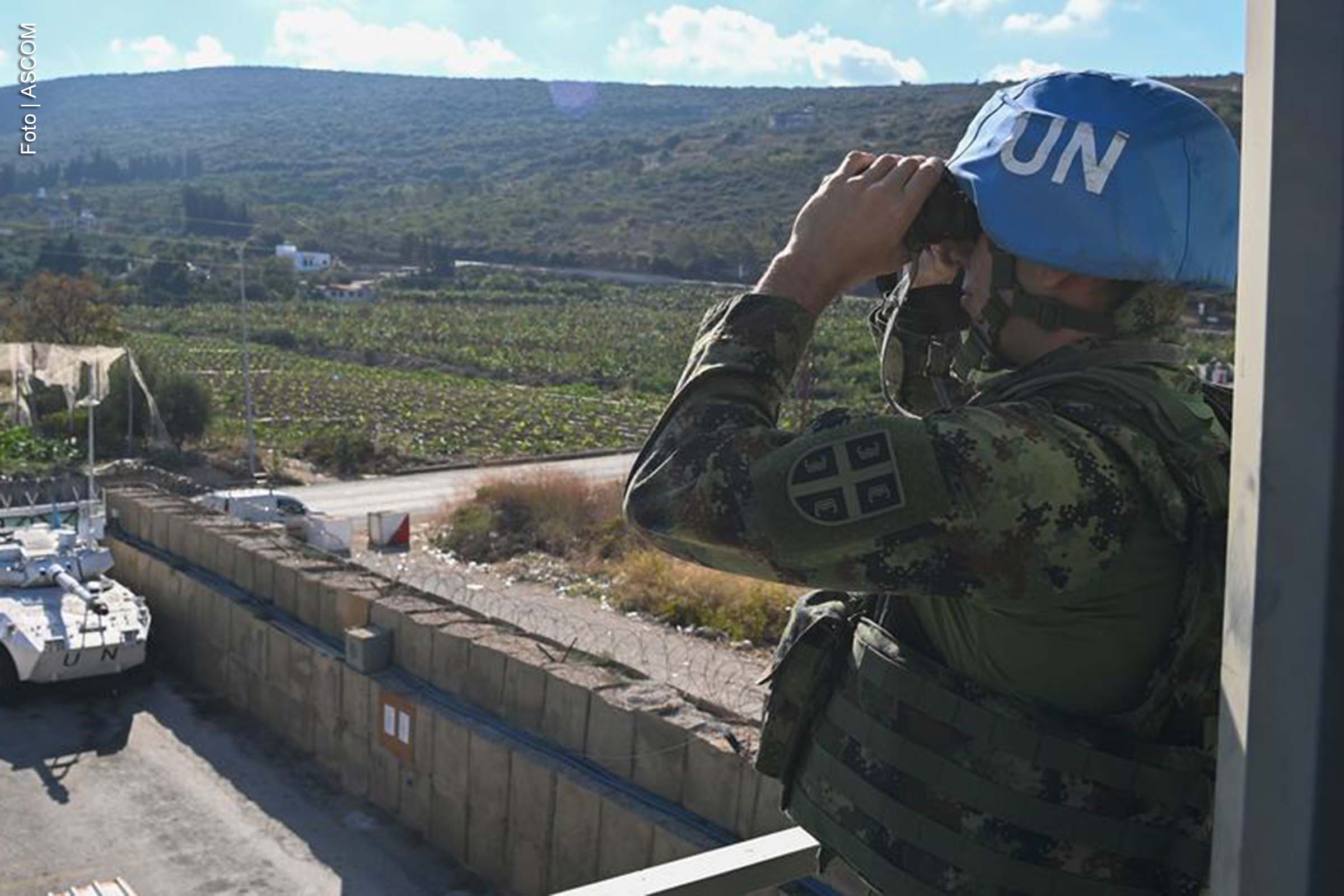 A permanência das forças israelenses no sul do Líbano, após o prazo de retirada estabelecido em acordo de cessar-fogo com o Hezbollah, agravou as tensões na região. Pelo menos 22 pessoas morreram e 124 ficaram feridas em ações militares. A ONU pede a renovação do compromisso entre as partes para evitar novas escaladas.