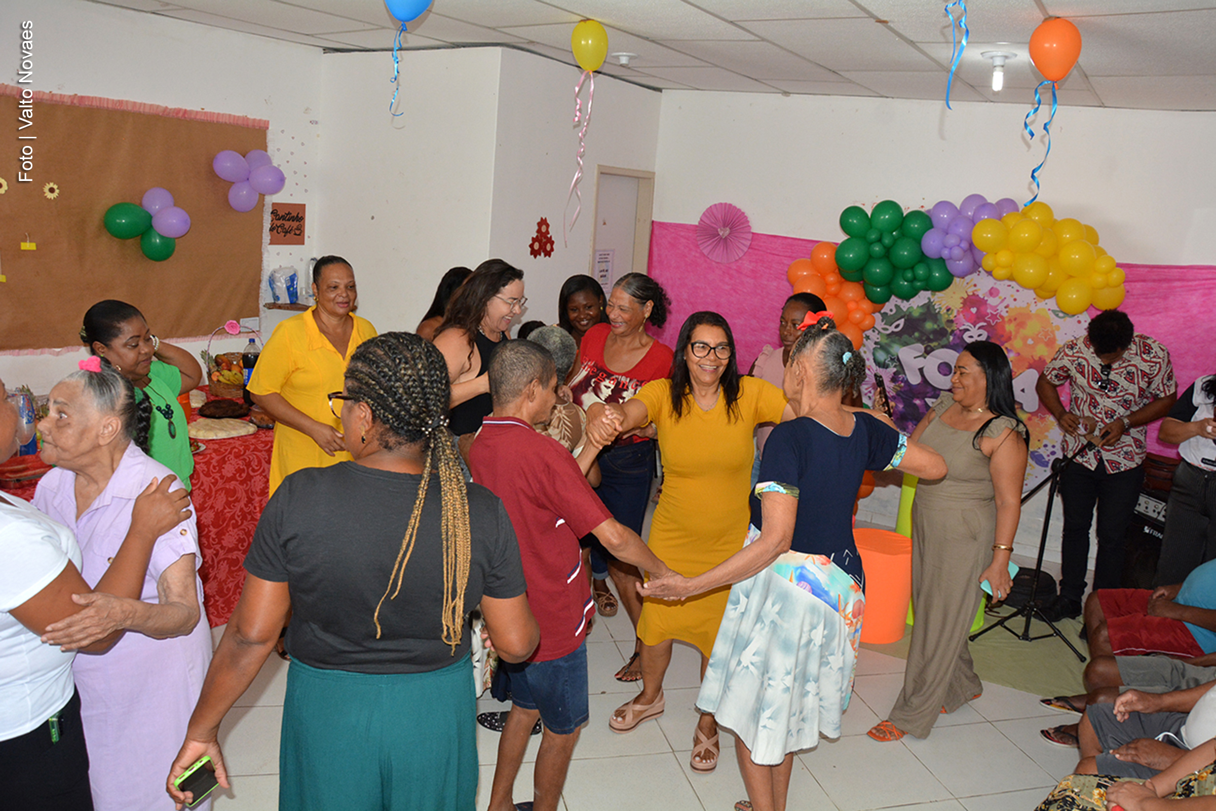 Pacientes do CAPS II Oscar Marques participam de evento de integração com música e atividades recreativas.