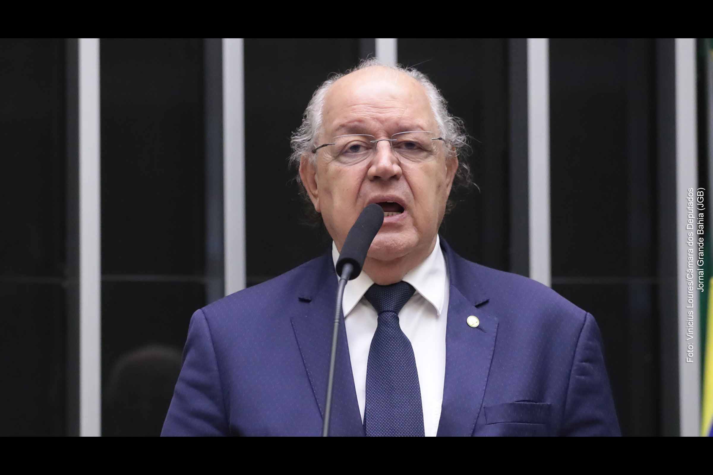 PEC do Semipresidencialismo avança com apoio do deputado Hugo Motta; Proposta retira poder do eleitor, diz Gleisi Hoffmann