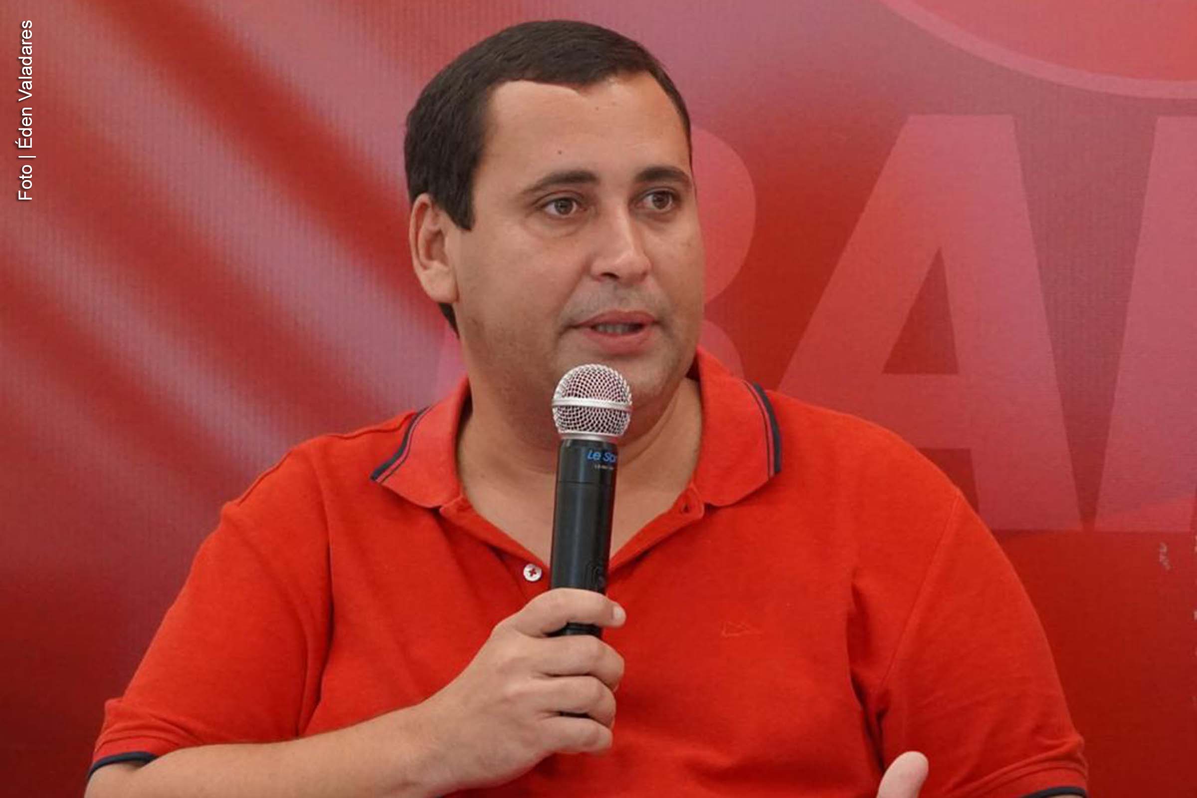 O presidente do Partido dos Trabalhadores da Bahia (PT-BA), Éden Valadares, contestou, nesta quarta-feira (12/02/2024), as declarações do prefeito de Salvador, Bruno Reis (União Brasil), que atribuiu o alto custo de vida na capital baiana ao presidente Lula e ao governador Jerônimo Rodrigues. O dirigente partidário afirmou que a Prefeitura é responsável pelo aumento das tarifas e tributos municipais, impactando diretamente a economia local.