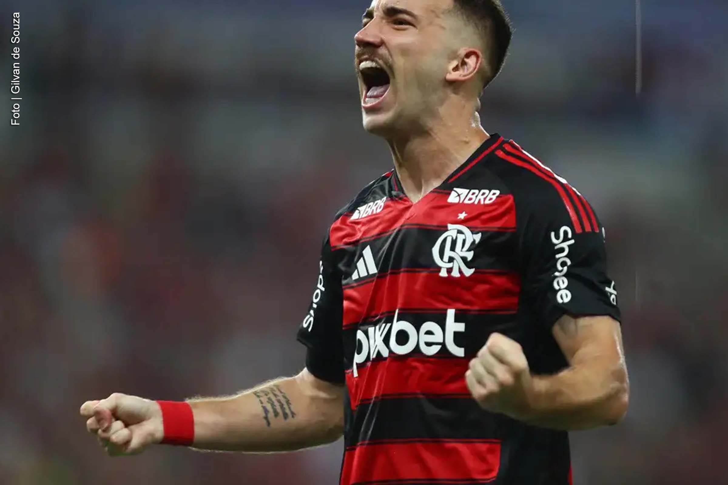 Flamengo vence Botafogo e assume liderança do Campeonato Carioca
