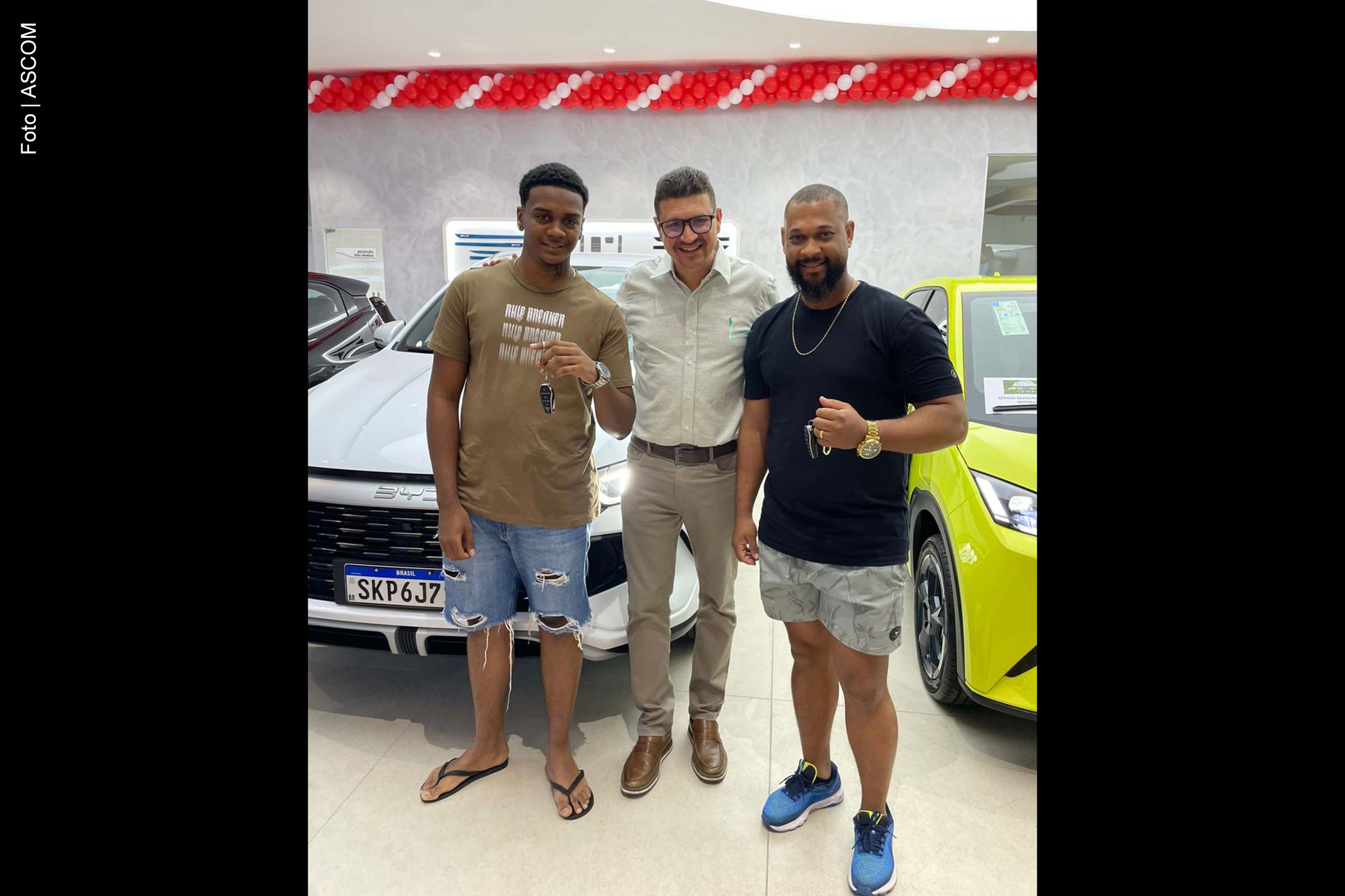 Ganhadores da Campanha Sorte na Garagem recebem prêmios em Feira de Santana