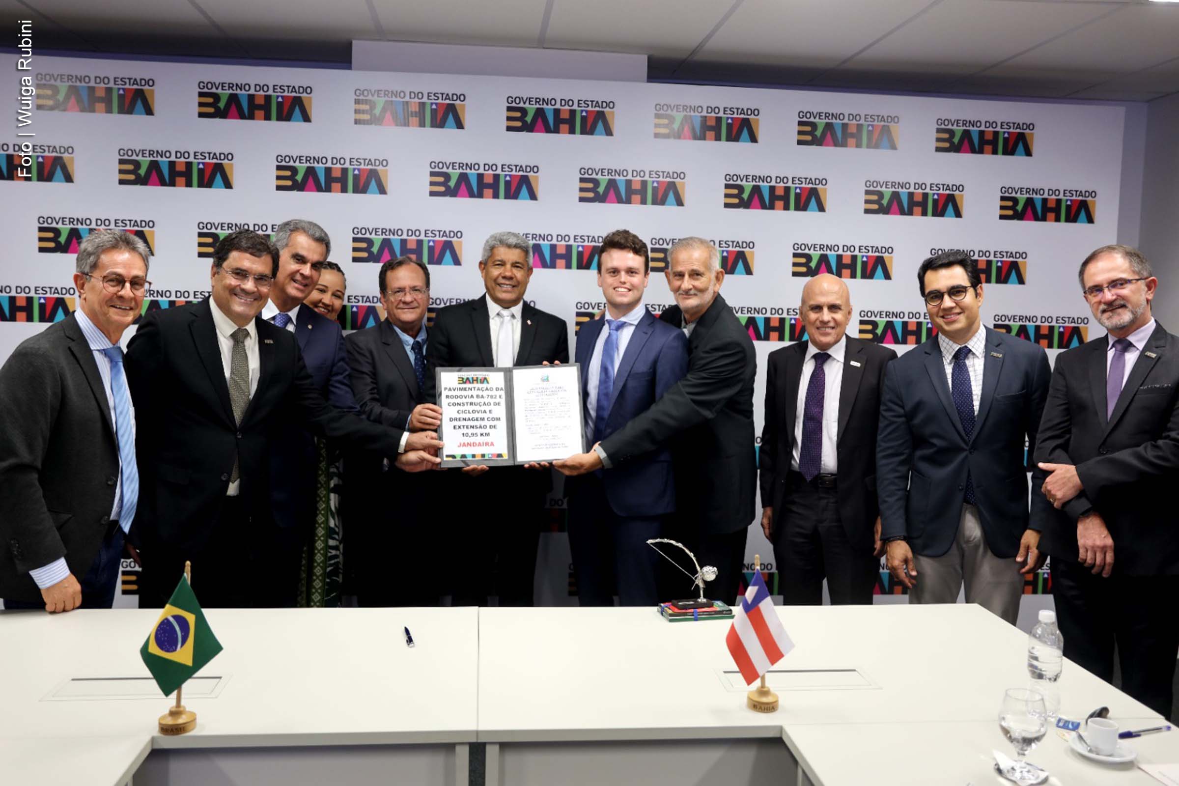 Governador Jerônimo Rodrigues autoriza pavimentação de trecho da rodovia BA-782 no Litoral Norte da Bahia