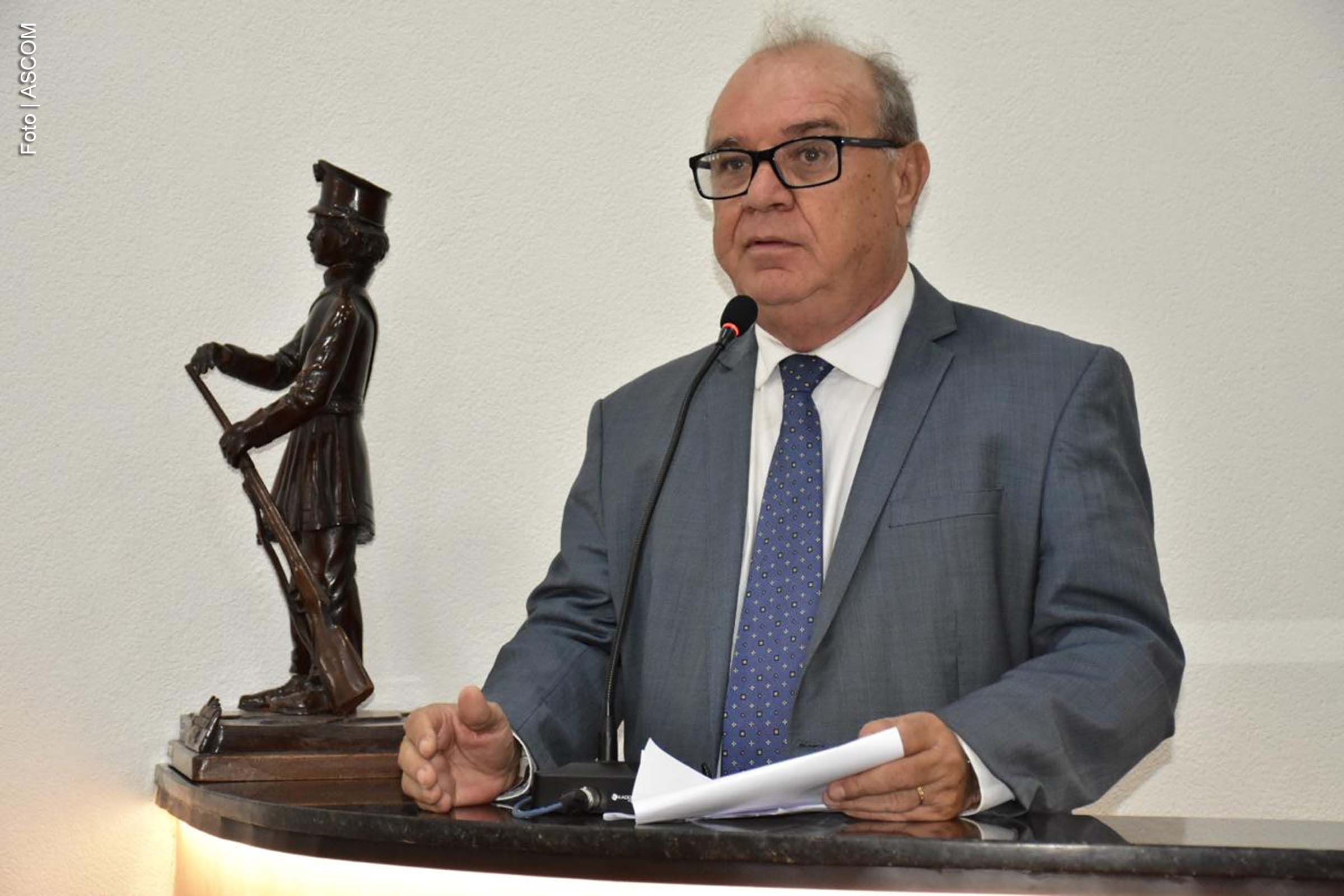 José Carneiro (União Brasil), novo líder do Governo na Câmara, assumiu o compromisso de "promover o diálogo" com todos os vereadores, inclusive da oposição, durante sua gestão. Em sua segunda passagem pelo cargo, Carneiro se propôs a buscar sempre o entendimento entre os pares e assegurar a aprovação de projetos que tragam benefícios à sociedade e à cidade. As modificações nas comissões da Casa também marcaram o início de sua liderança.