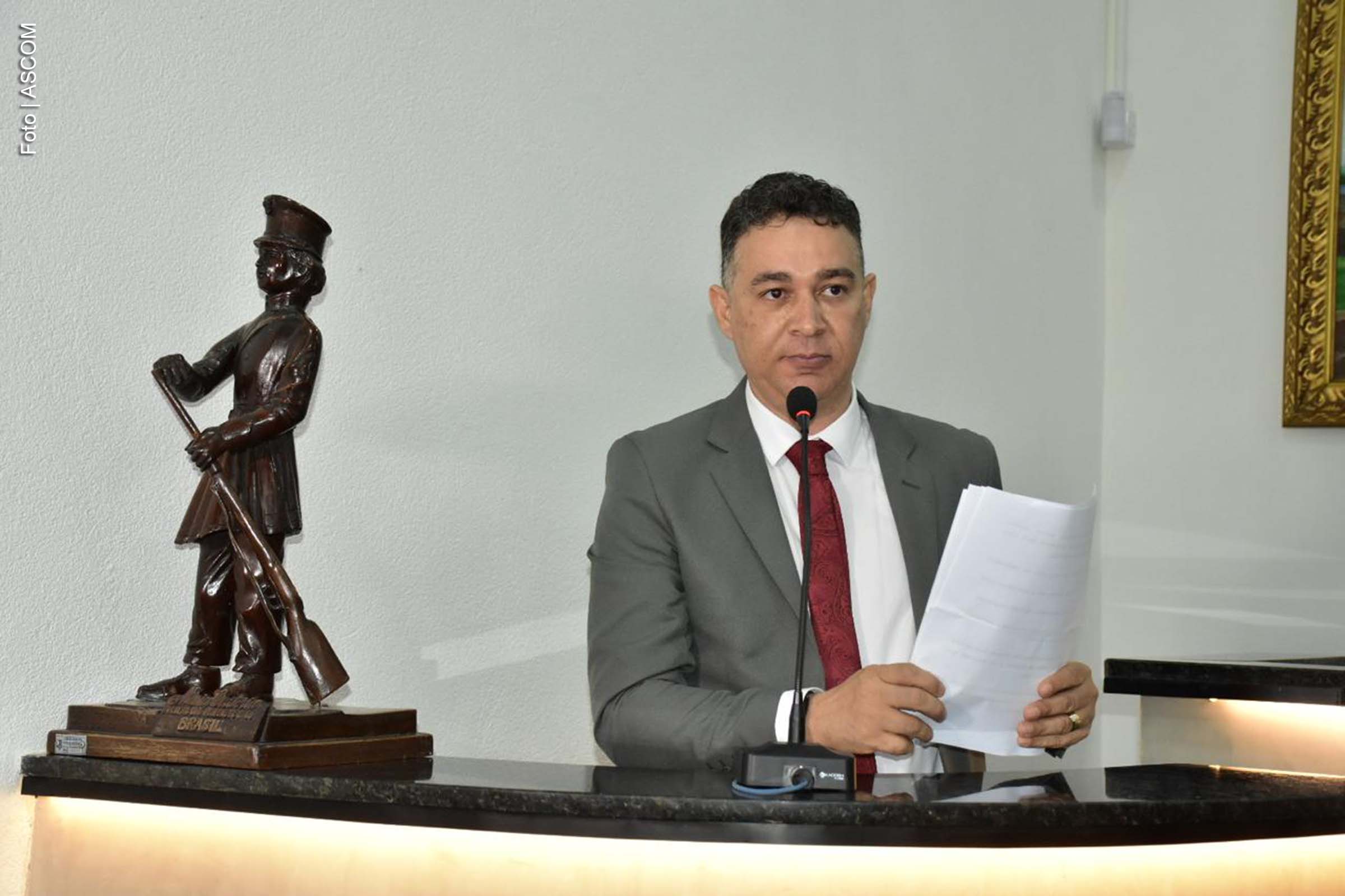 A Câmara Municipal de Feira de Santana iniciou nesta terça-feira (4) os trabalhos da 20ª Legislatura. O presidente da Casa, vereador Marcos Lima, afirmou que a gestão buscará maior proximidade com a população. A sessão contou com a presença do prefeito José Ronaldo, secretários municipais e representantes de entidades.