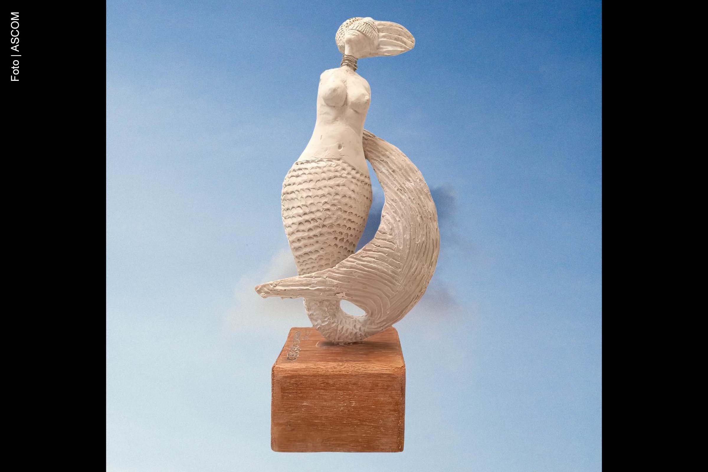 Com curadoria de Tati Sampaio, a exposição no Rio Vermelho reúne 36 obras de artistas contemporâneos e apresenta a influência cultural e simbólica de Iemanjá.