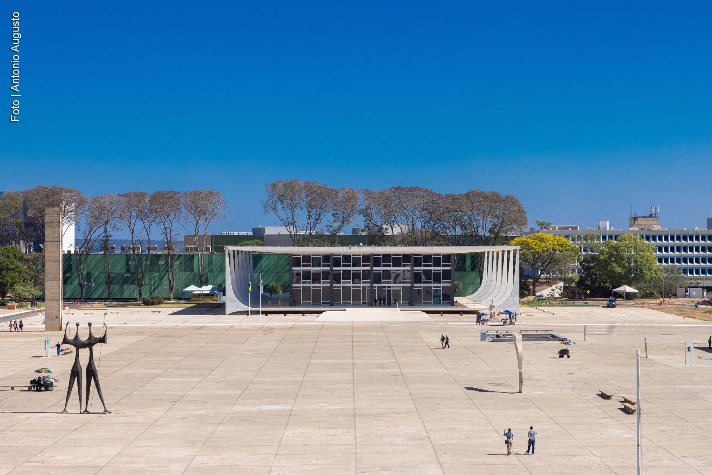 STF condena mais 10 réus pelos atos antidemocráticos de 8 de janeiro