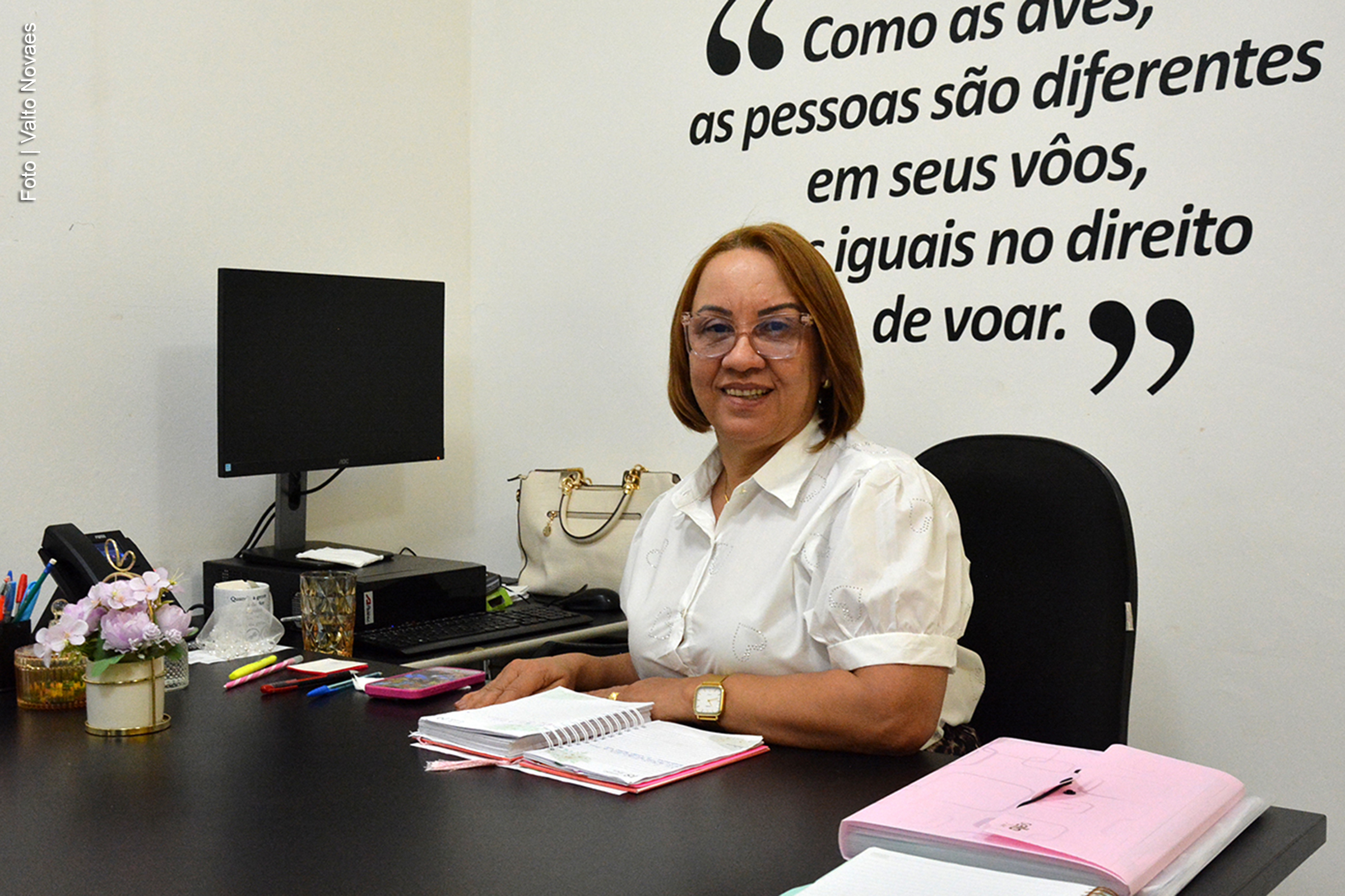 A secretária Neinha Bastos ressaltou a necessidade de assegurar proteção e ampliar o acesso das vítimas aos serviços públicos.