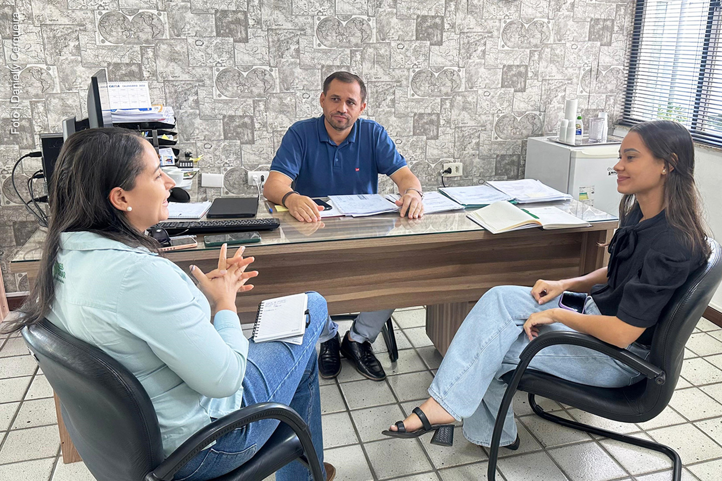 Reunião realizada na sexta-feira (07/02/2025) fortalece colaboração entre a Secretaria de Agricultura e o SENAR, com foco em melhoramento genético do gado leiteiro e expansão da capacitação técnica para produtores rurais. Evento agropecuário terá mais cursos e infraestrutura ampliada.