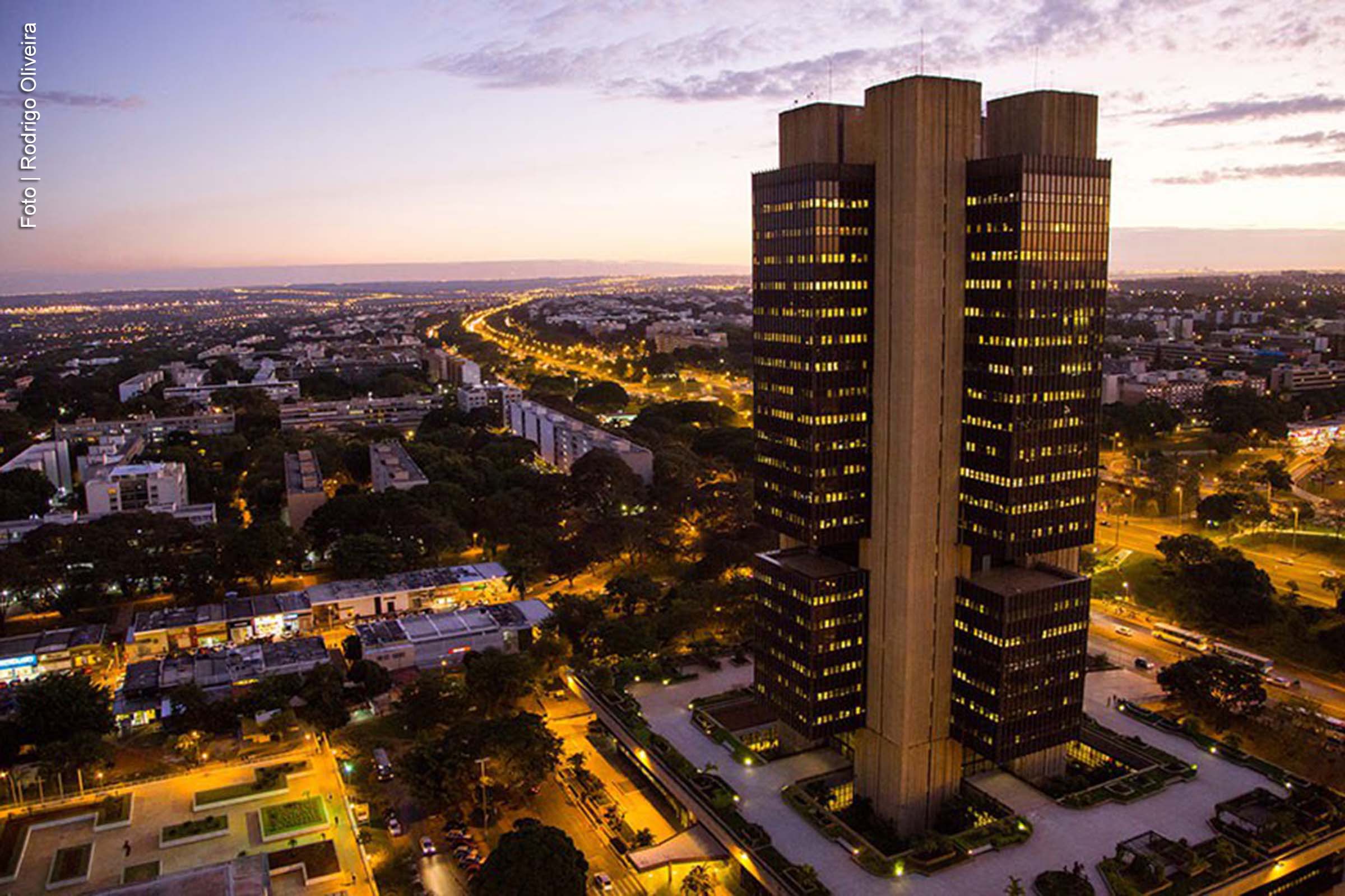 Projeto no Senado visa regulamentar o Pix e reforçar proteção ao sigilo bancário e fiscal