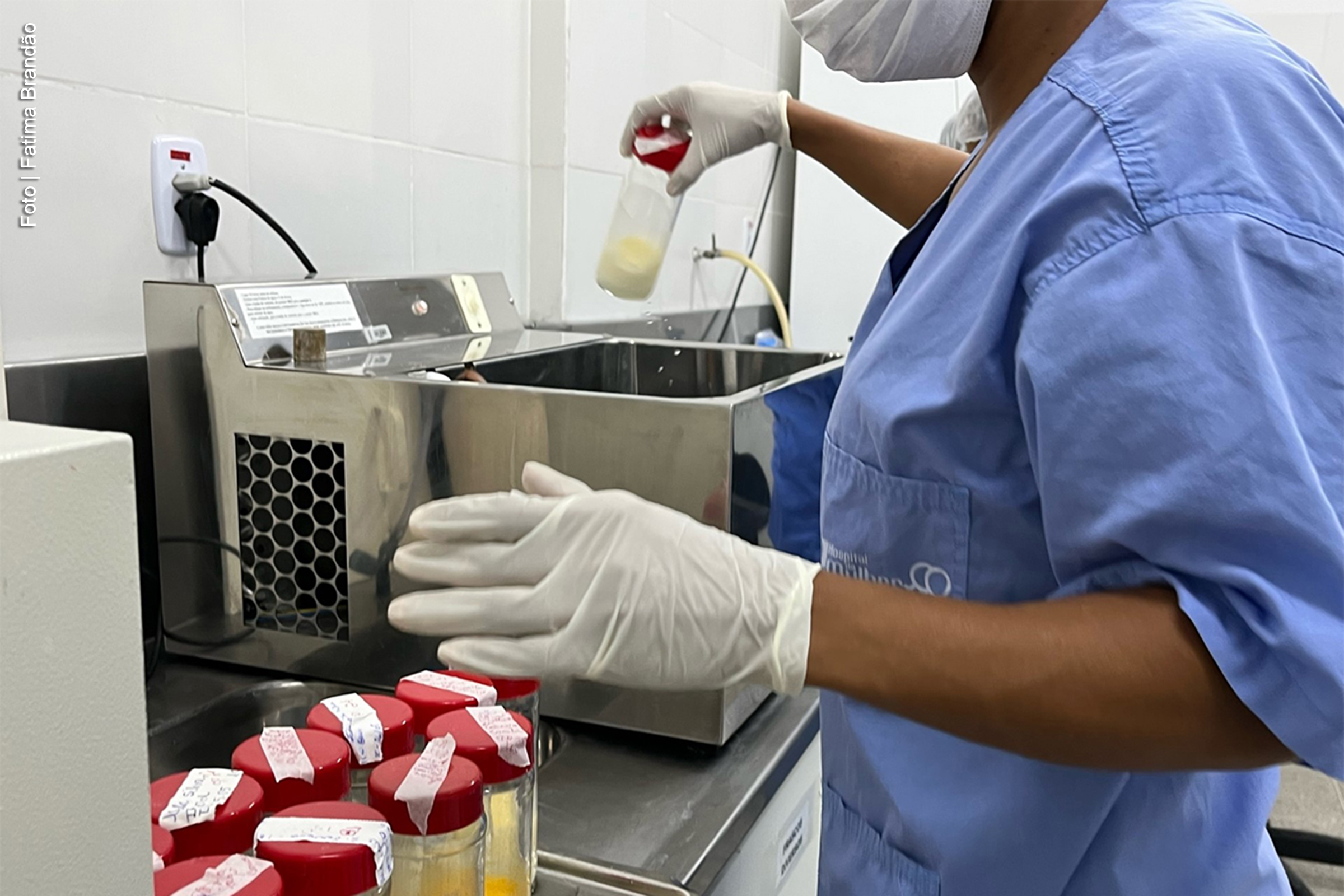 Hospital reforça pedido para aumentar estoque de leite materno e garantir alimentação de recém-nascidos prematuros.