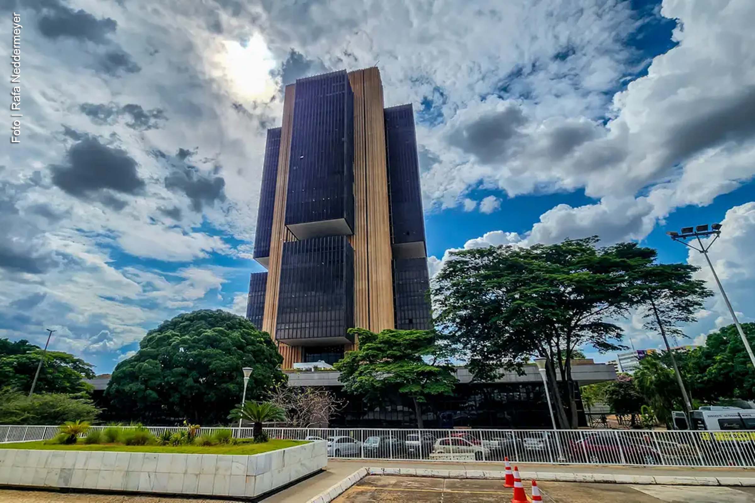 Mercado financeiro projeta inflação de 5,68% para 2025, segundo Boletim Focus