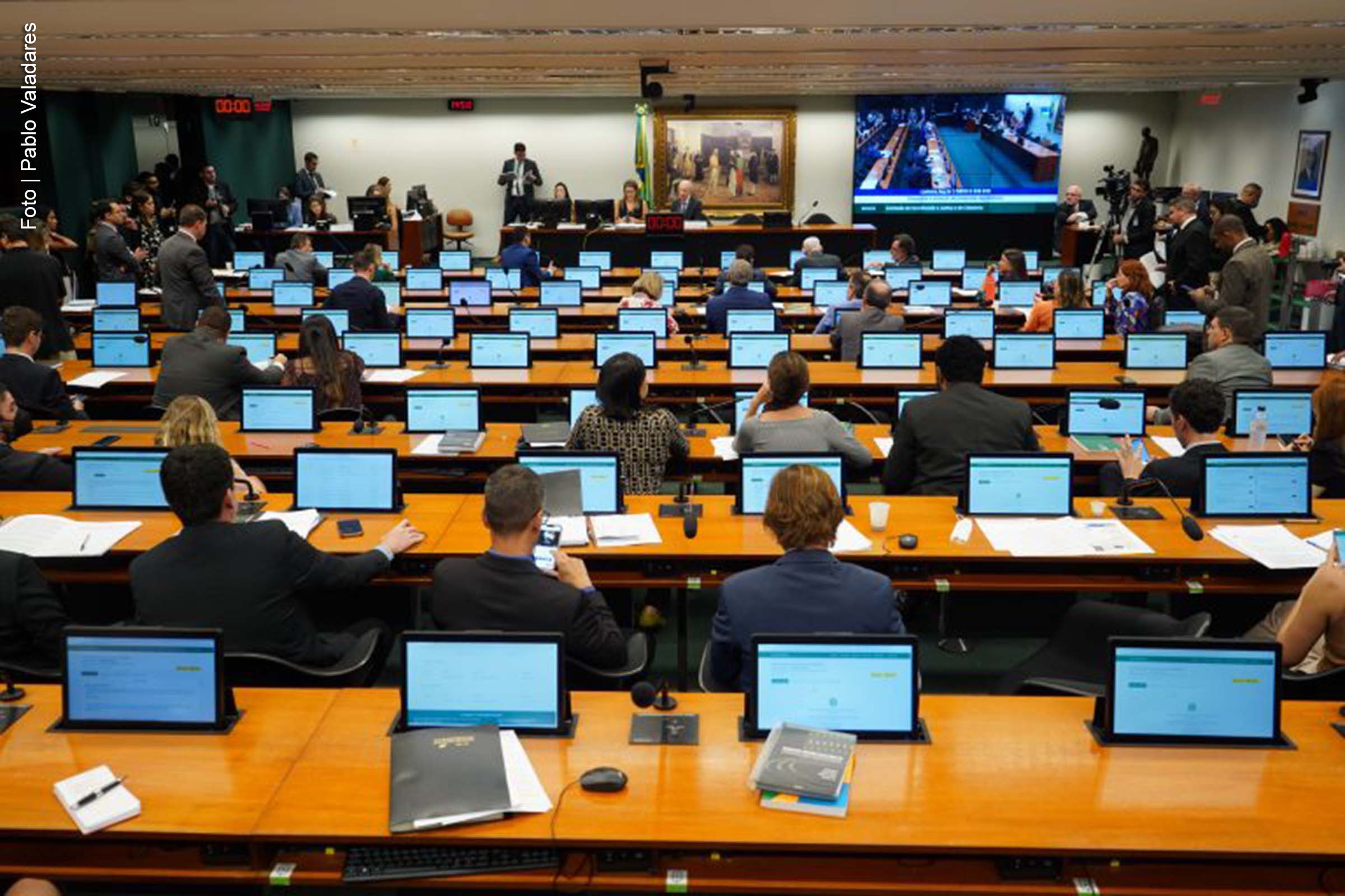 Líderes partidários acordam a distribuição das comissões permanentes, com União Brasil assumindo a presidência da CCJ.