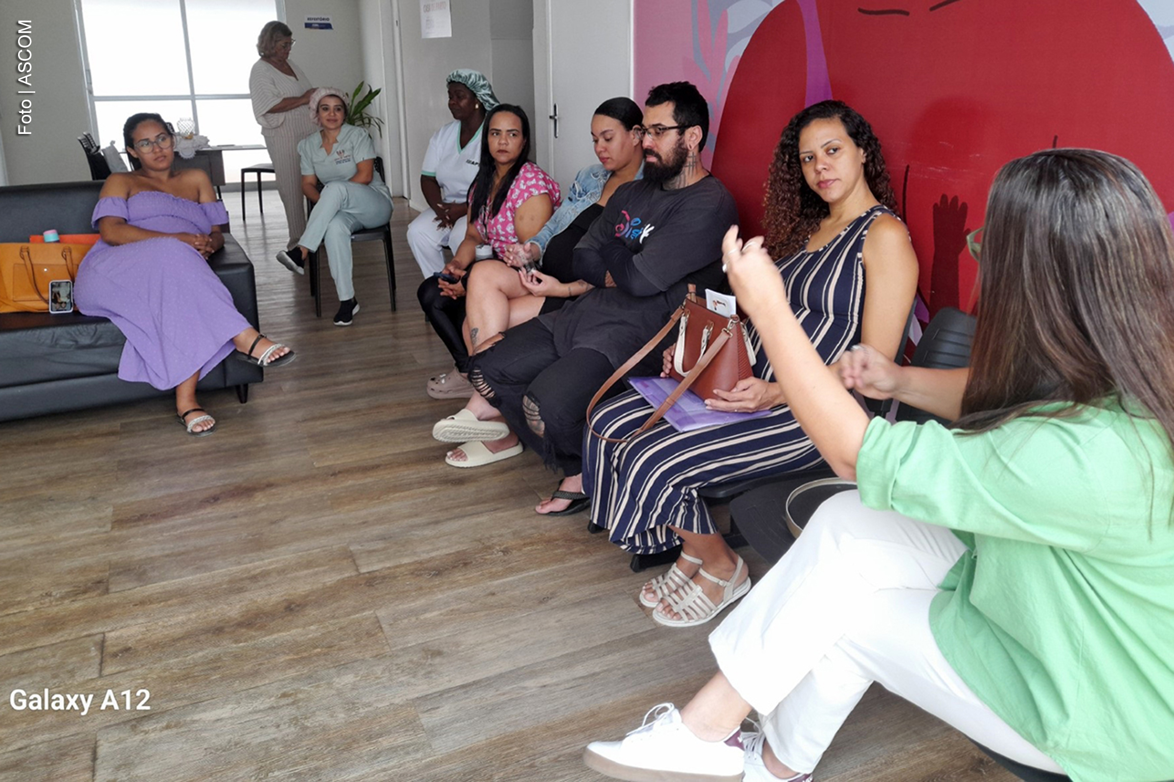 Fundação Hospitalar de Feira de Santana promove evento com atendimentos e palestras voltados para gestantes.