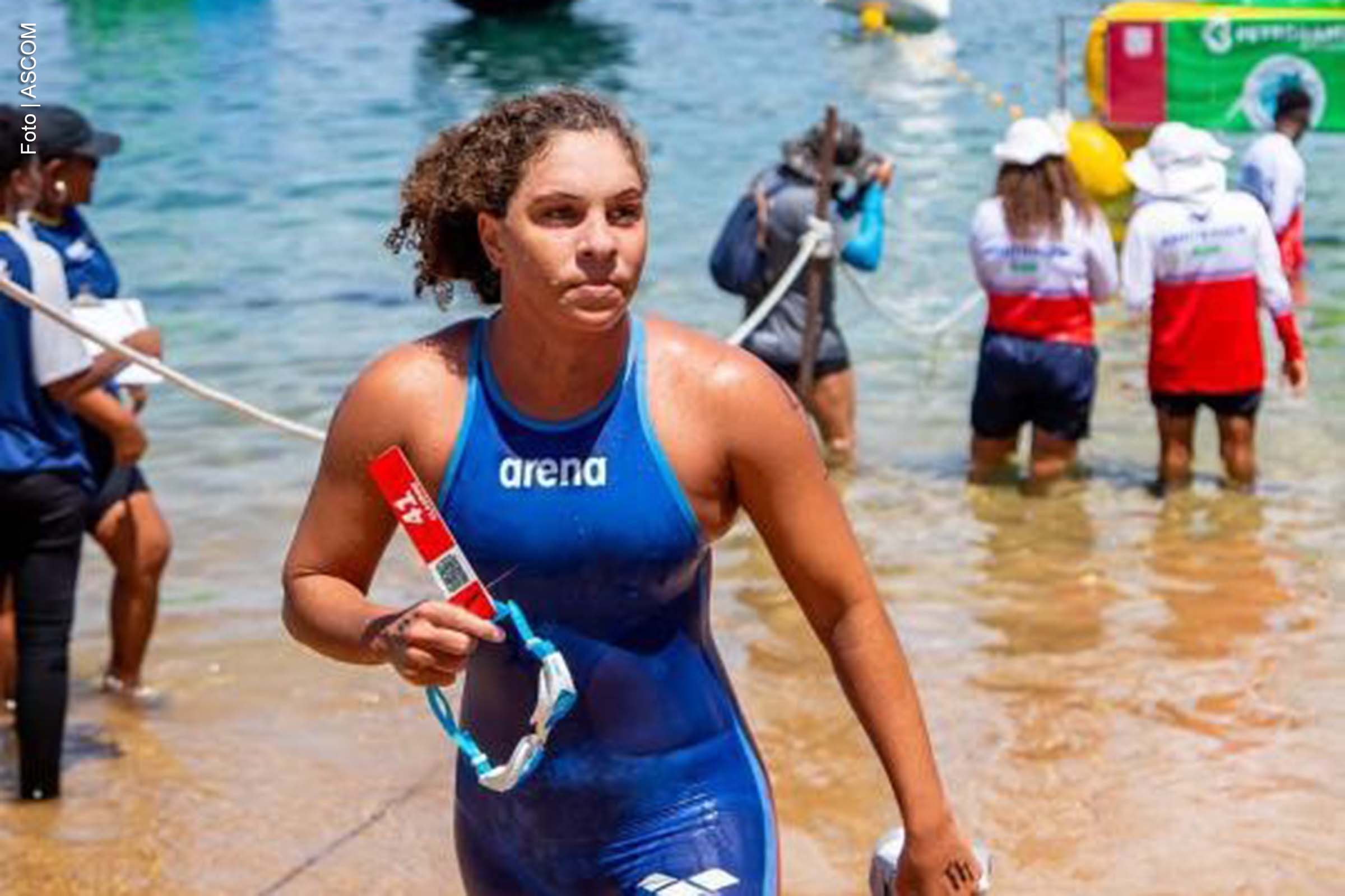 Nadadora baiana, apoiada pelo programa FazAtleta, busca vaga para o Mundial na competição nacional em Santa Catarina.