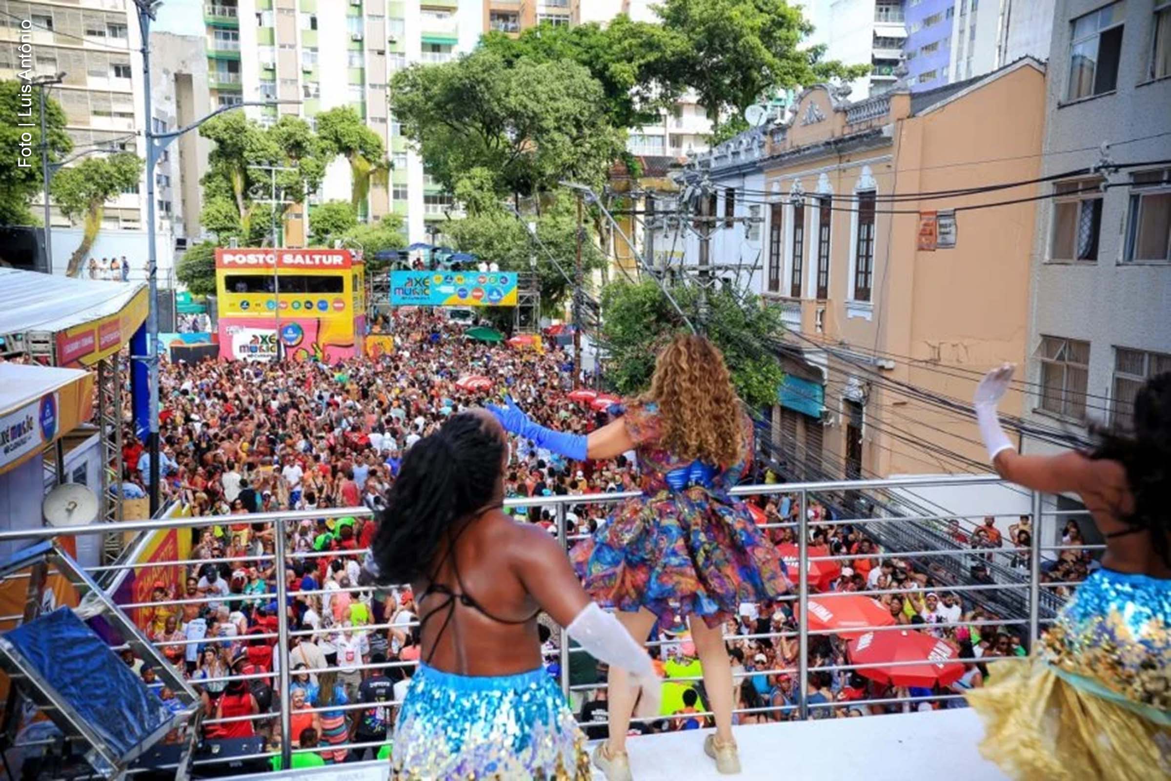 Daniela Mercury encerra Carnaval 2025 de Salvador com homenagem ao folião pipoca