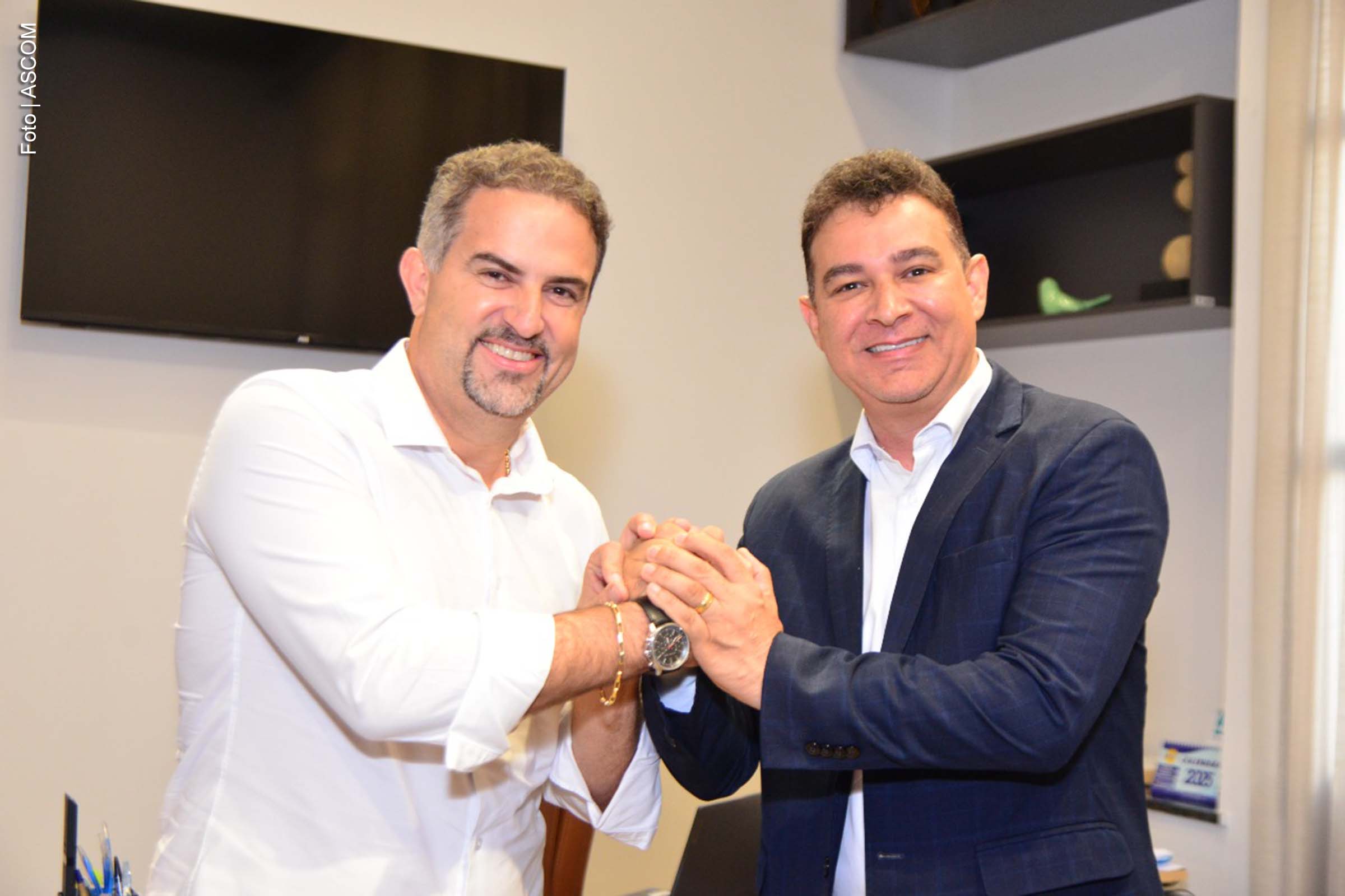 Parlamentar discute investimentos com o presidente da Casa, Marcos Lima, e promete recursos para diversas áreas.