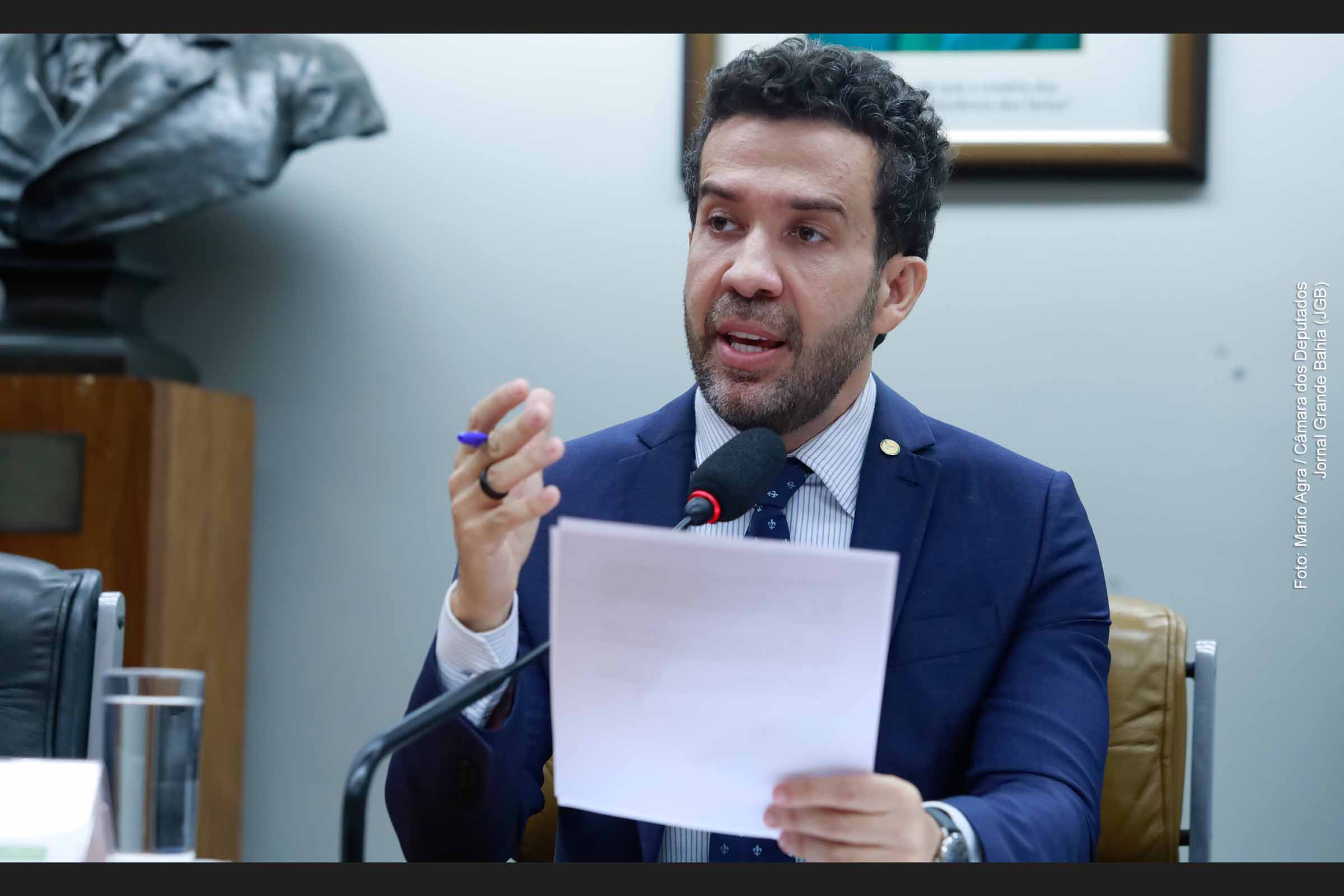 O acordo entre a PGR e André Janones transforma a corrupção em um simples ressarcimento parcelado. A prática de rachadinha, antes condenada, agora é vista como um "empréstimo" institucionalizado.
