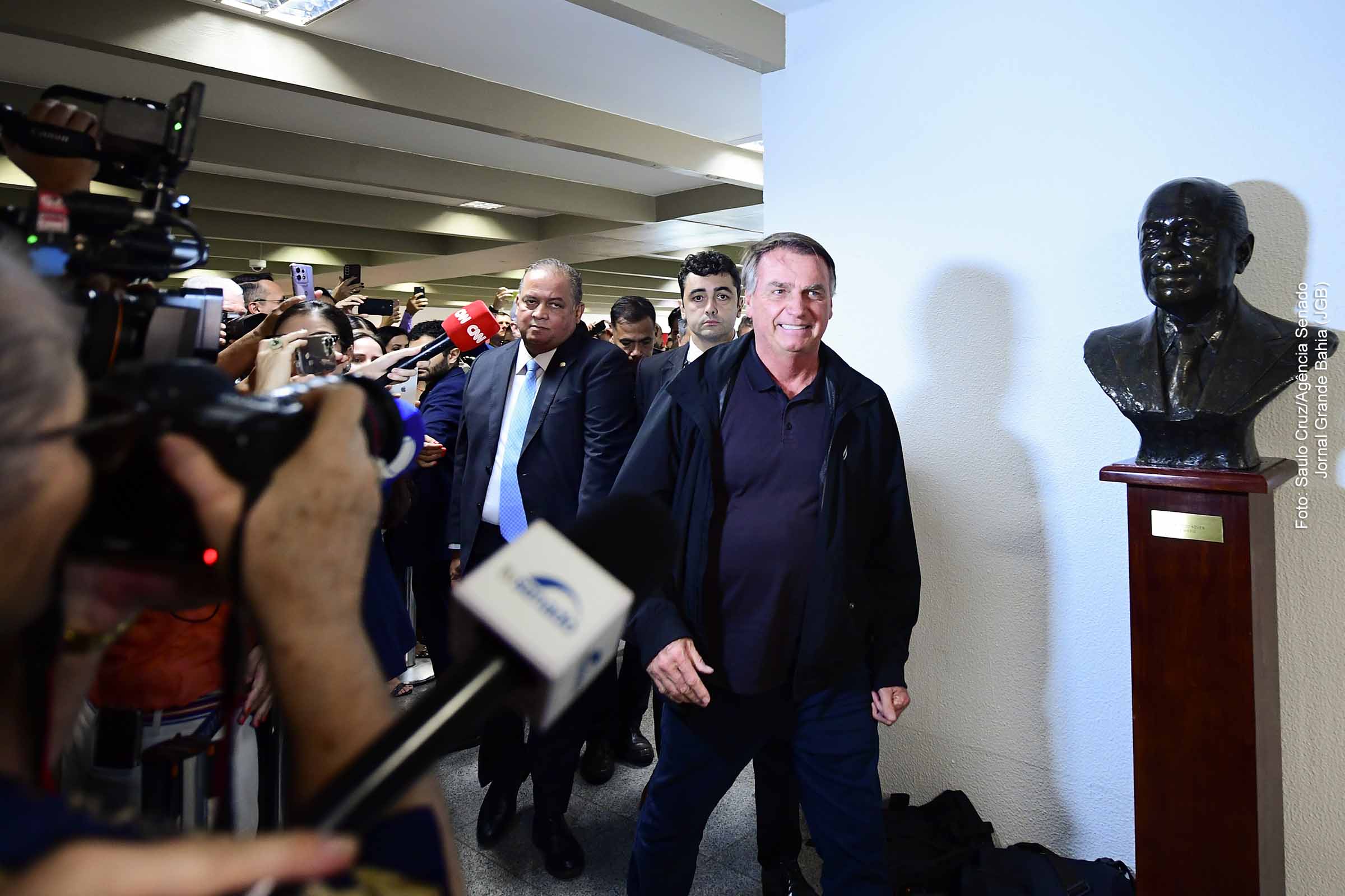Ex-presidente Jair Bolsonaro apresenta defesa, pede anulação da delação de Mauro Cid, afastamento de Alexandre de Moraes e atuação do Juiz de Garantias