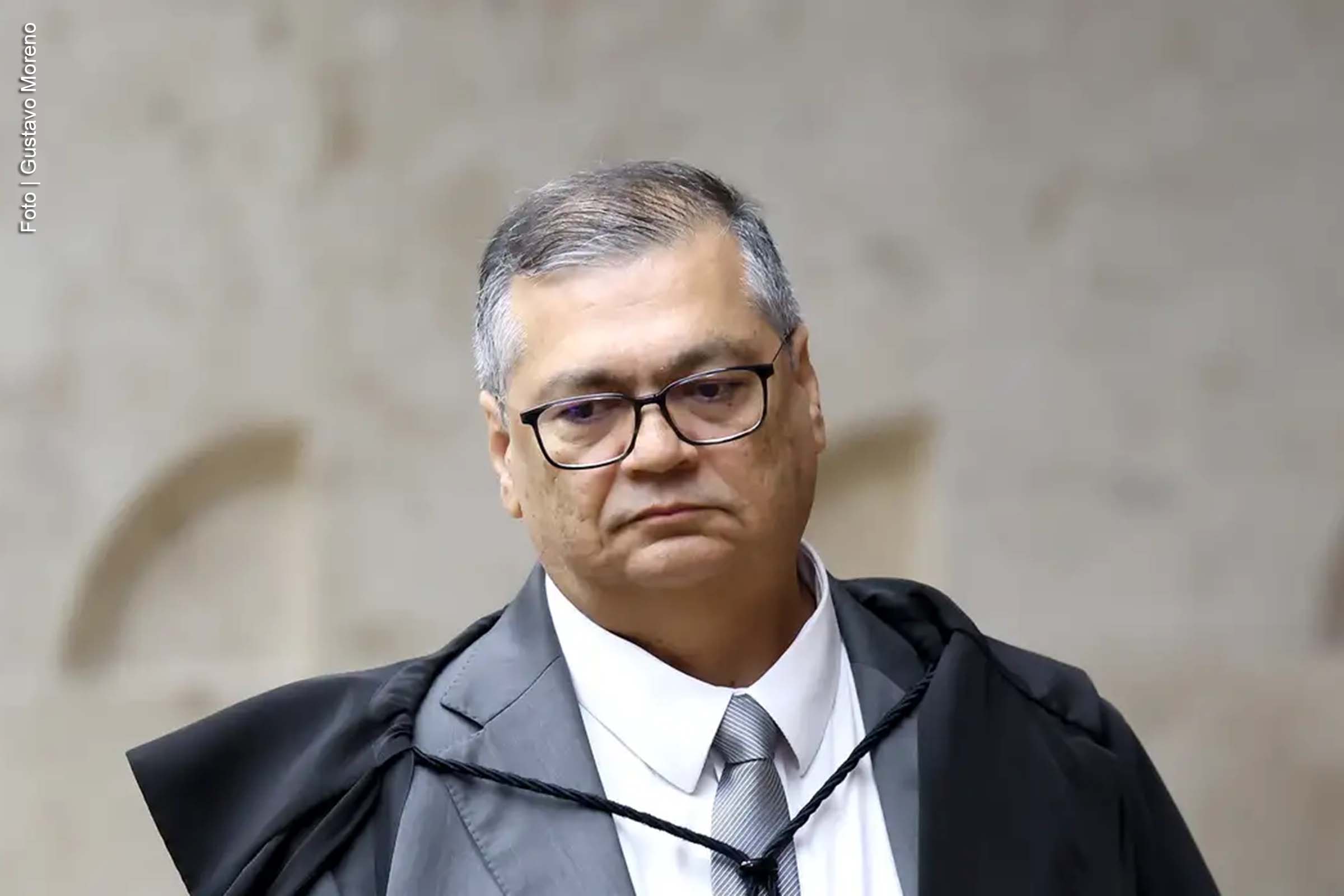 O ministro Flávio Dino determinou que o Congresso explique a nova resolução sobre emendas parlamentares no prazo de 10 dias.