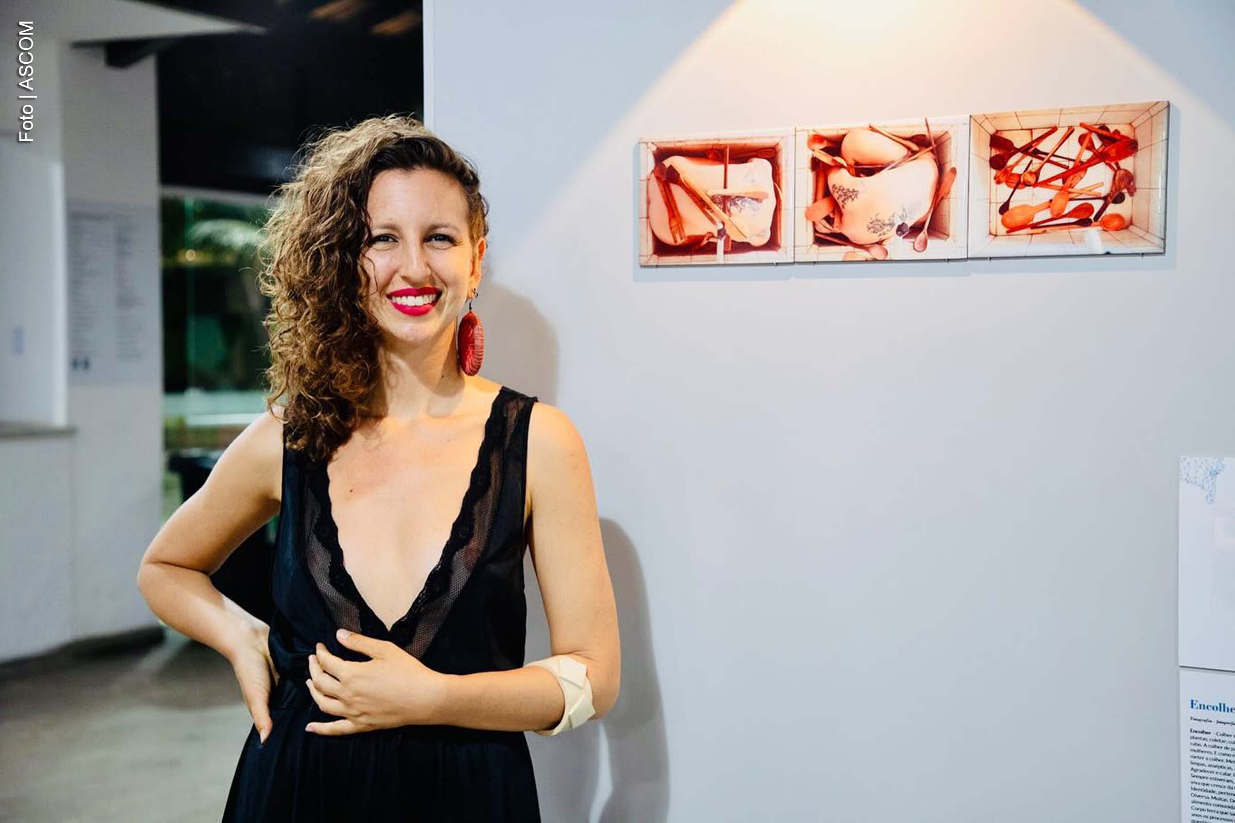 Exposição “Mexa até desgrudar” abre temporada de arte no Cuca/Uefs com obras que exploram simbologias do feminino.