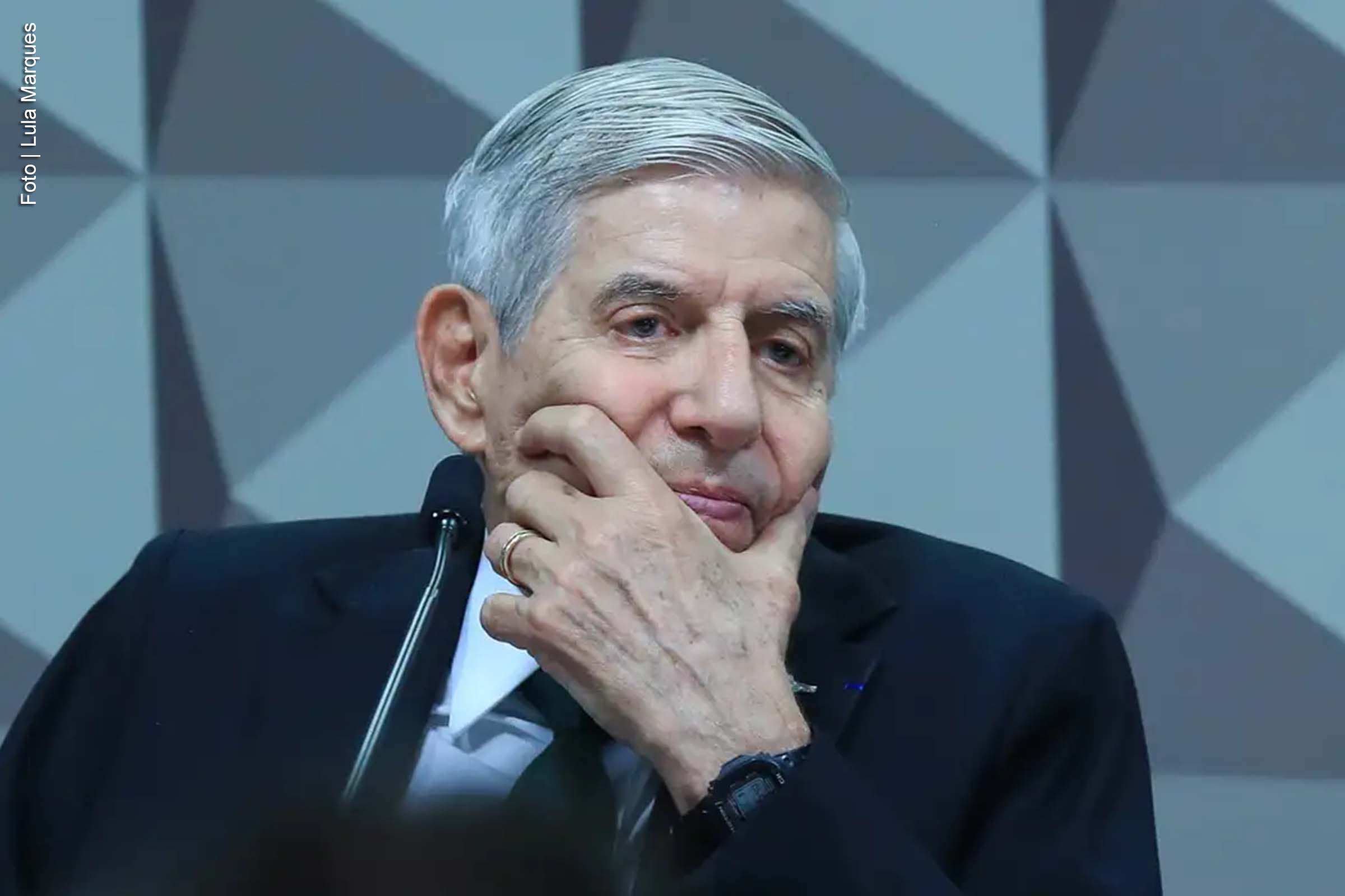 General Heleno solicita absolvição sumária em denúncia sobre tentativa de golpe