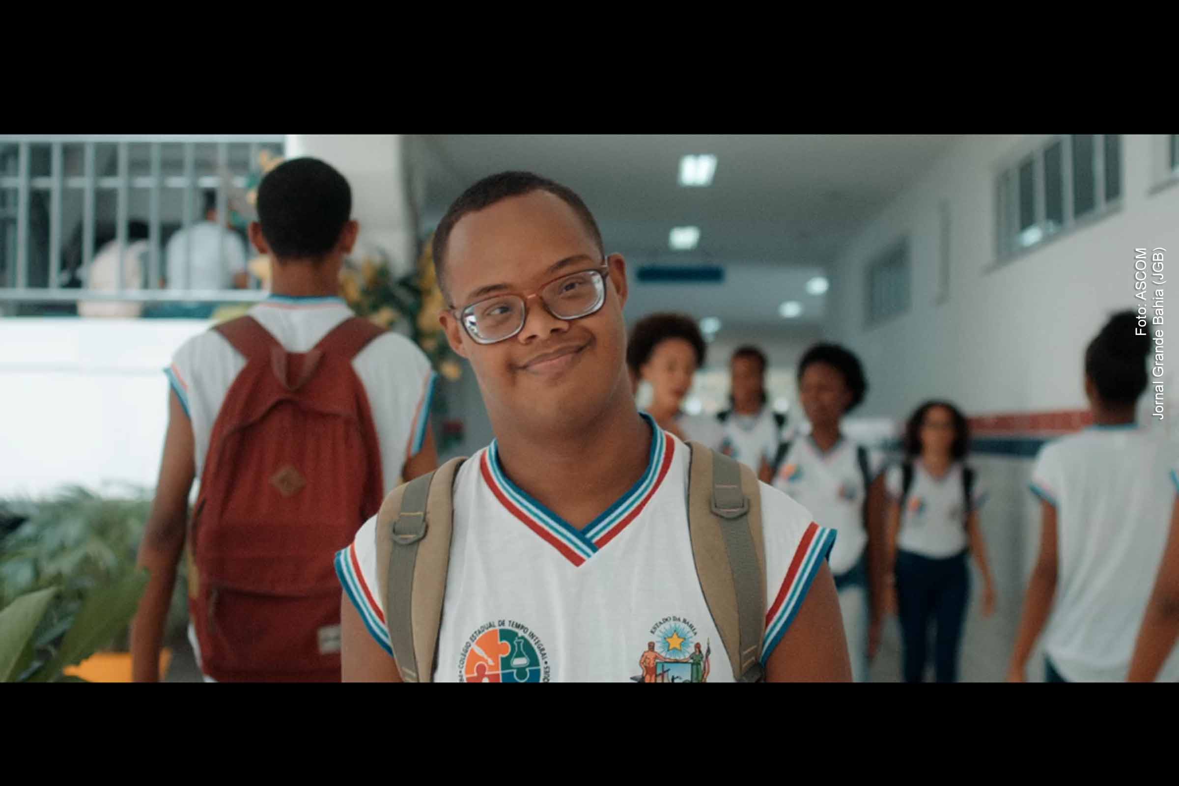 O Governo da Bahia foi premiado no Prêmio Colunistas Norte-Nordeste por sua campanha sobre inclusão escolar. A peça publicitária, produzida com a Agência Morya, também recebeu reconhecimentos internacionais. O projeto destaca crianças com síndrome de Down, promovendo uma comunicação autêutica e de impacto social. O governo reforça sua política de promoção da igualdade e combate ao preconceito, utilizando estratégias de comunicação eficazes para ampliar a conscientização.