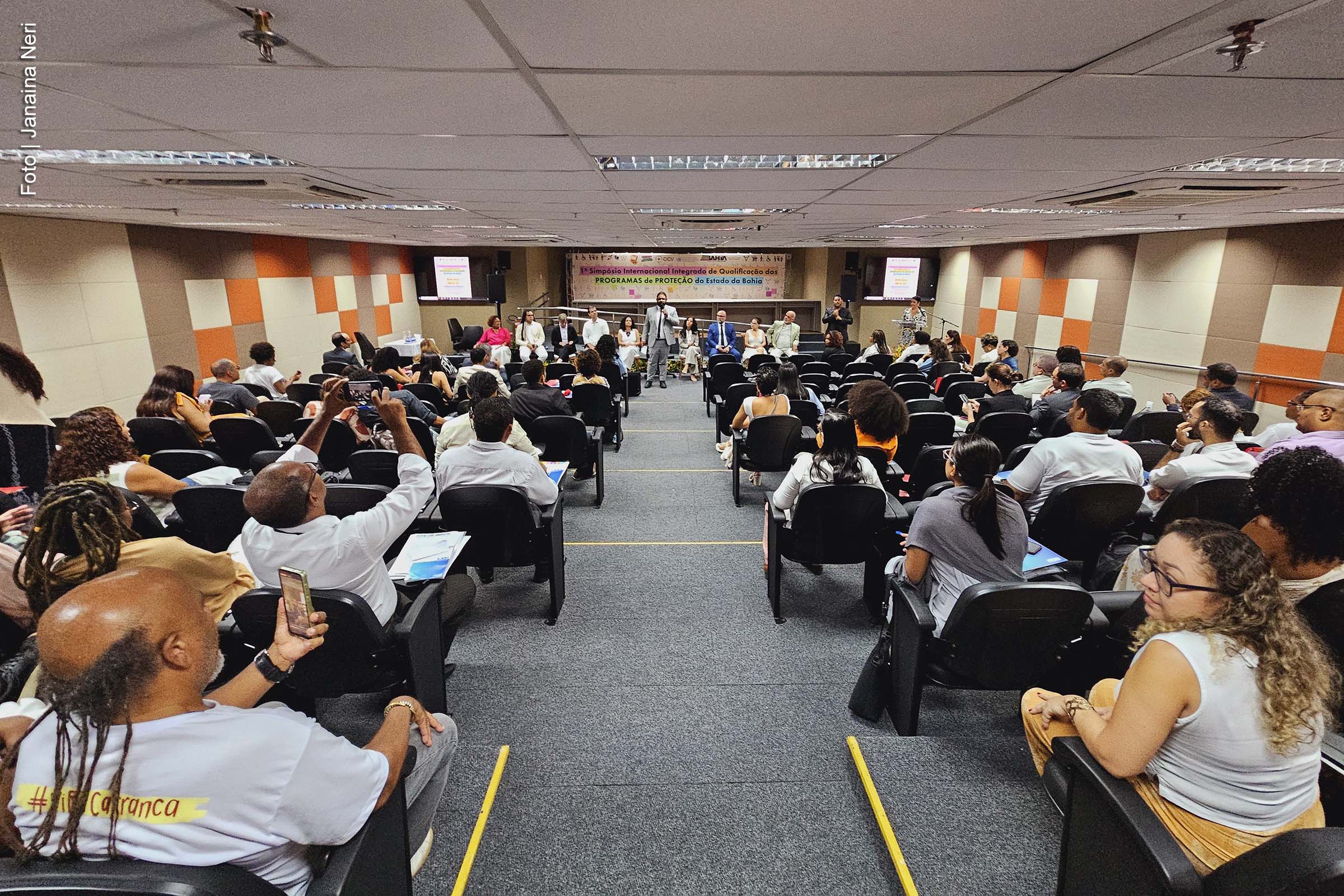 Simpósio reuniu autoridades para qualificar os programas de proteção no estado da Bahia.