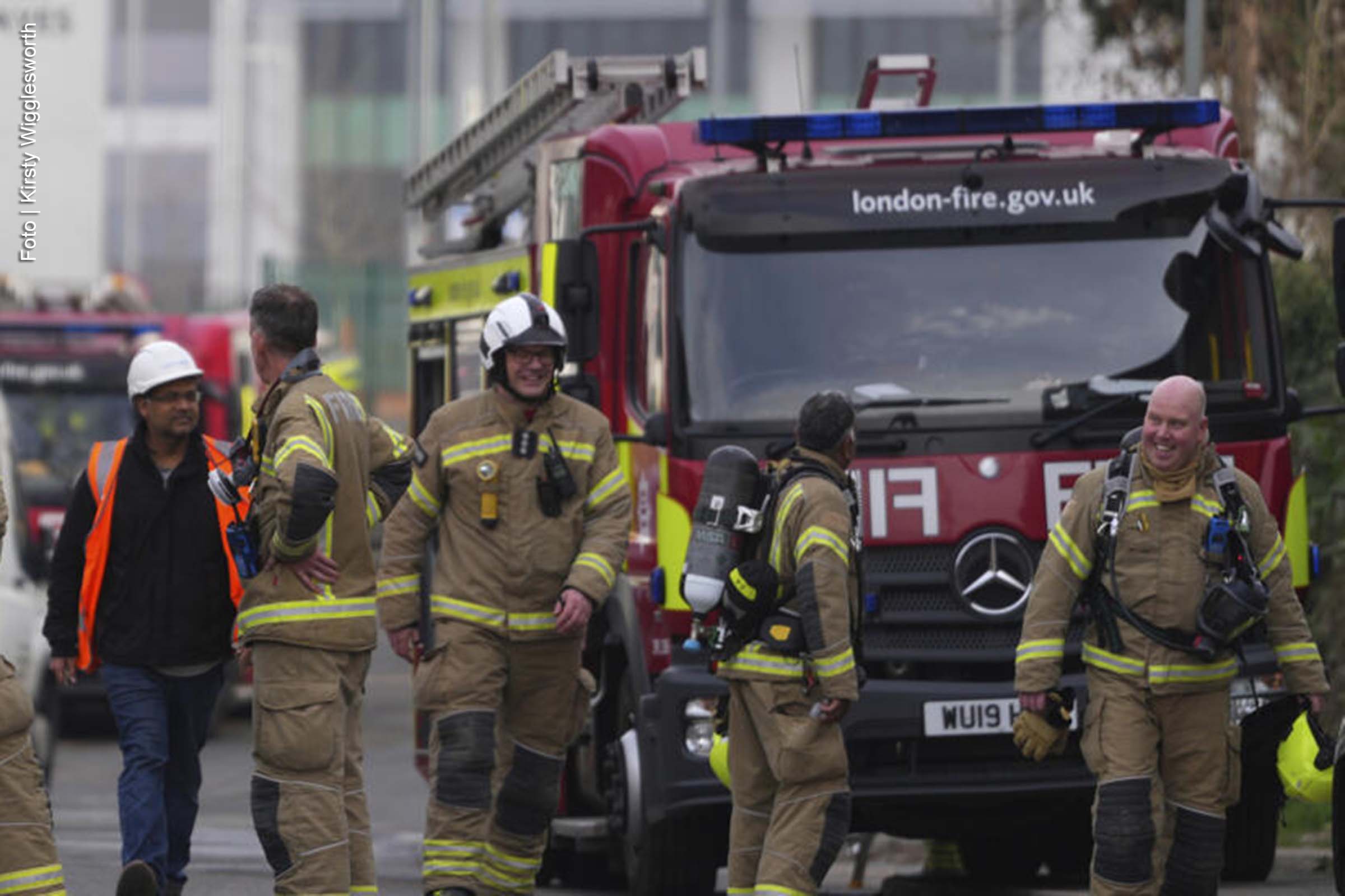 Reino Unido: Incêndio em subestação elétrica fecha aeroporto de Heathrow e gera impacto no tráfego aéreo global
