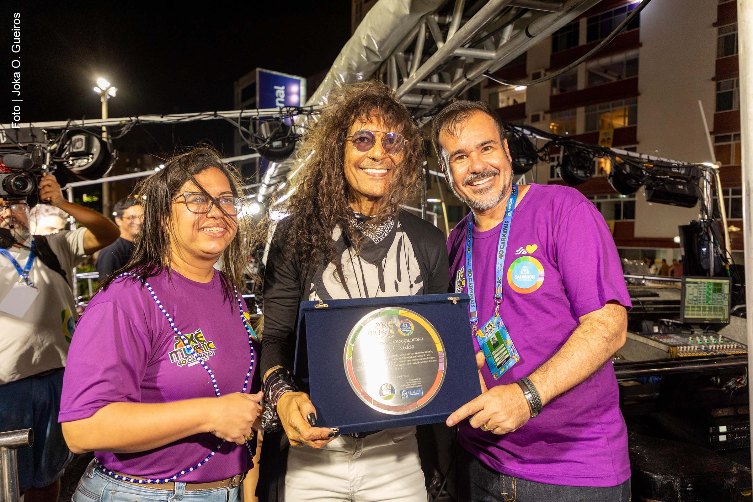 Luiz Caldas recebe título de Embaixador Sustentável do Carnaval 2025 de Salvador