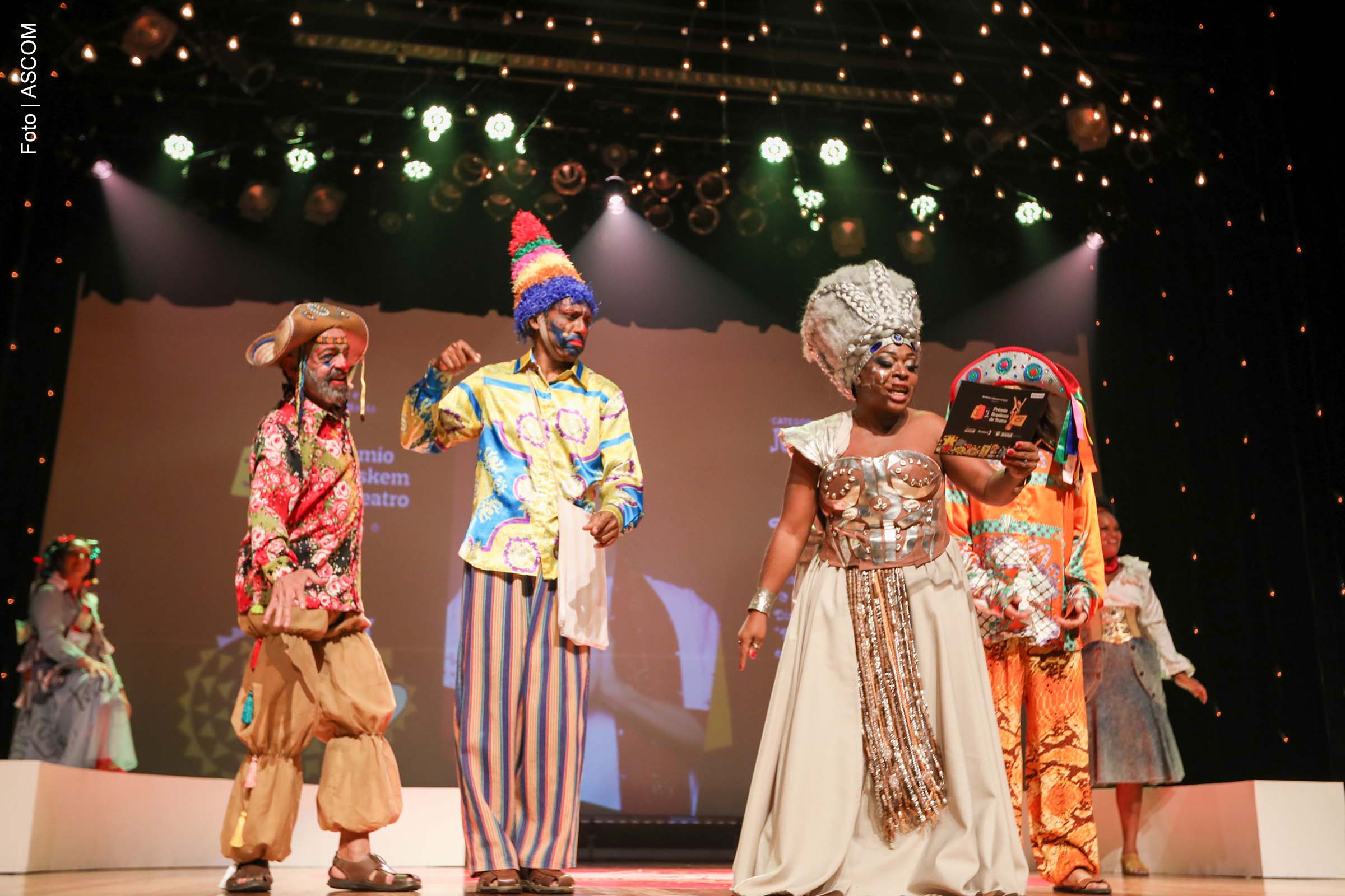 A 30ª edição do Prêmio Bahia Aplaude divulga os finalistas nas principais categorias do teatro baiano.